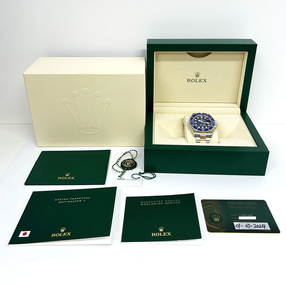 Submariner Date Yellow Gold & Steel Blue Dial 41mm Product Image 6