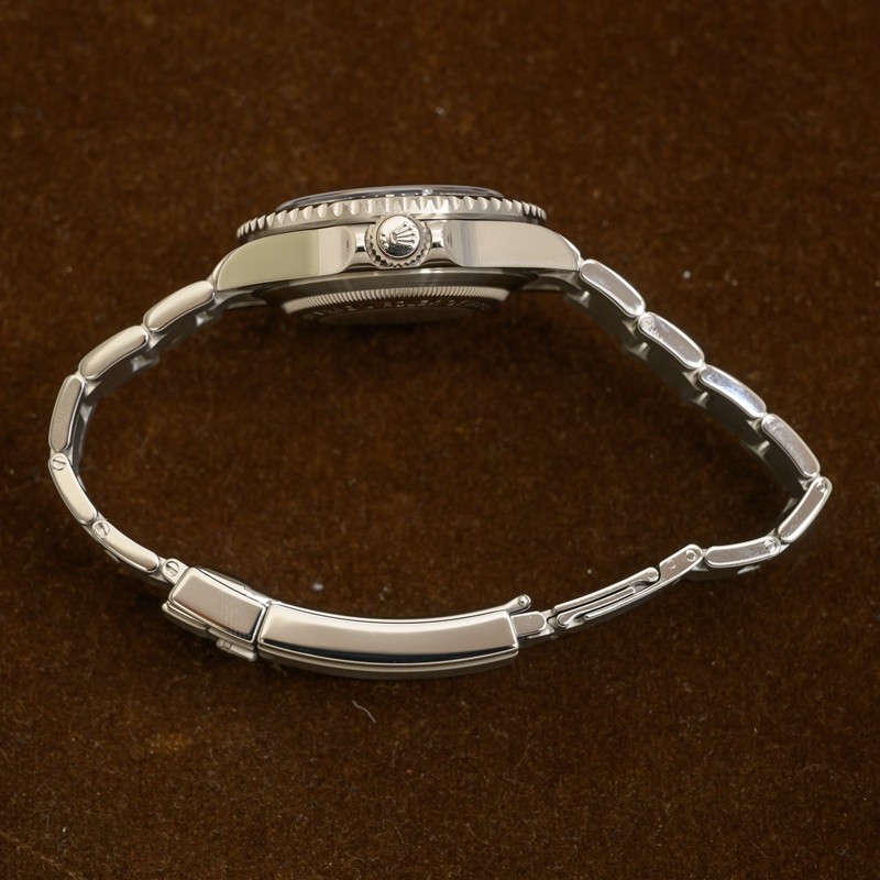 Sea-Dweller Steel Black Dial 40mm Product Image 4