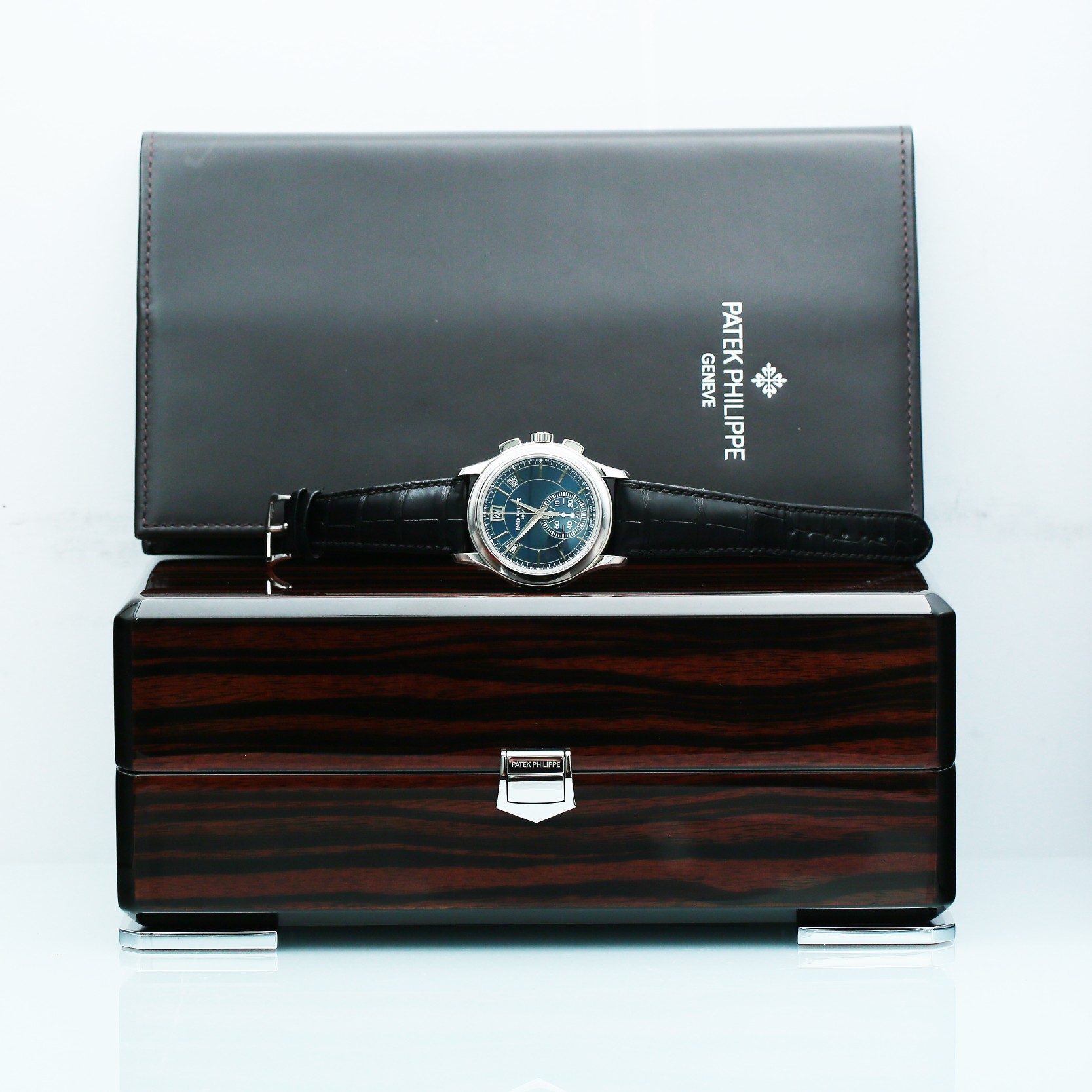 Complications Annual Calendar Chronograph Platinum Blue Dial 42mm Product Image 9