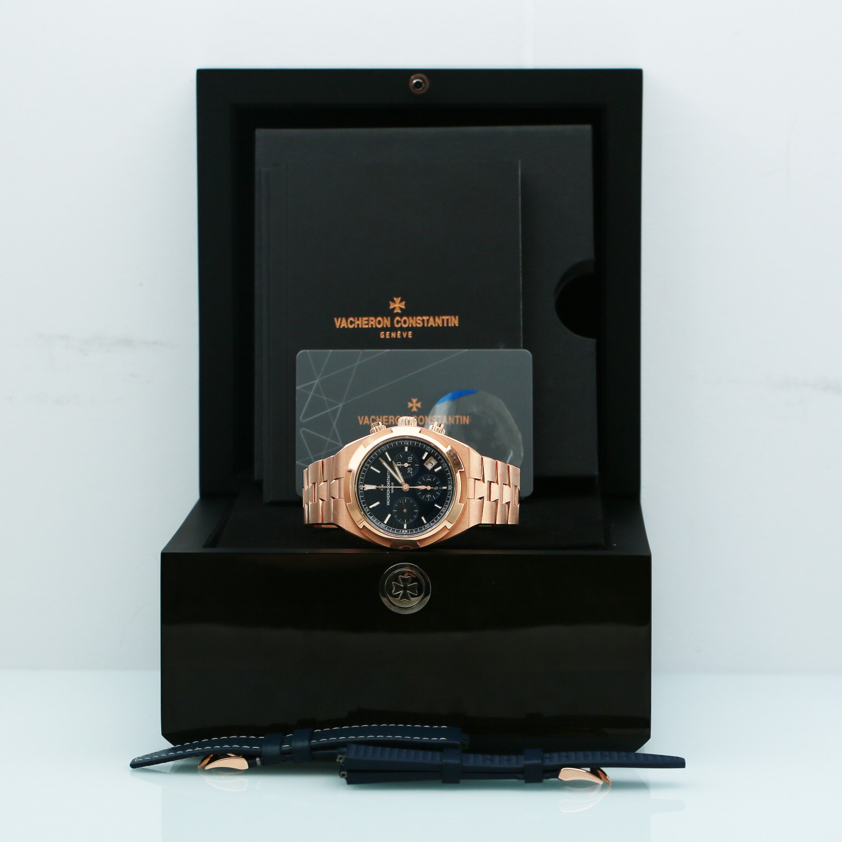 Overseas Chronograph Rose Gold Blue Dial 43mm Product Image 10