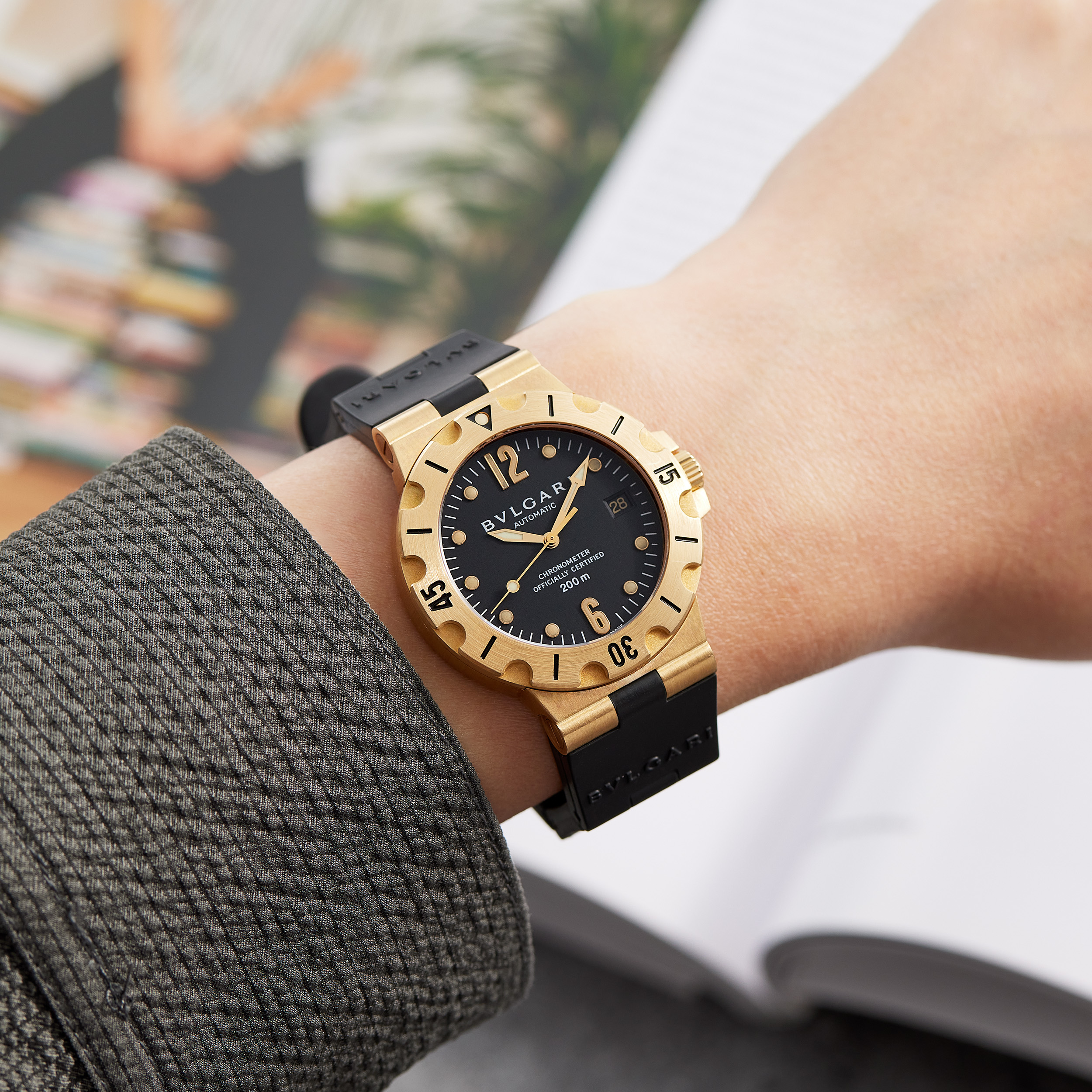 Diagono Scuba Yellow Gold Black Dial 38mm Product Image