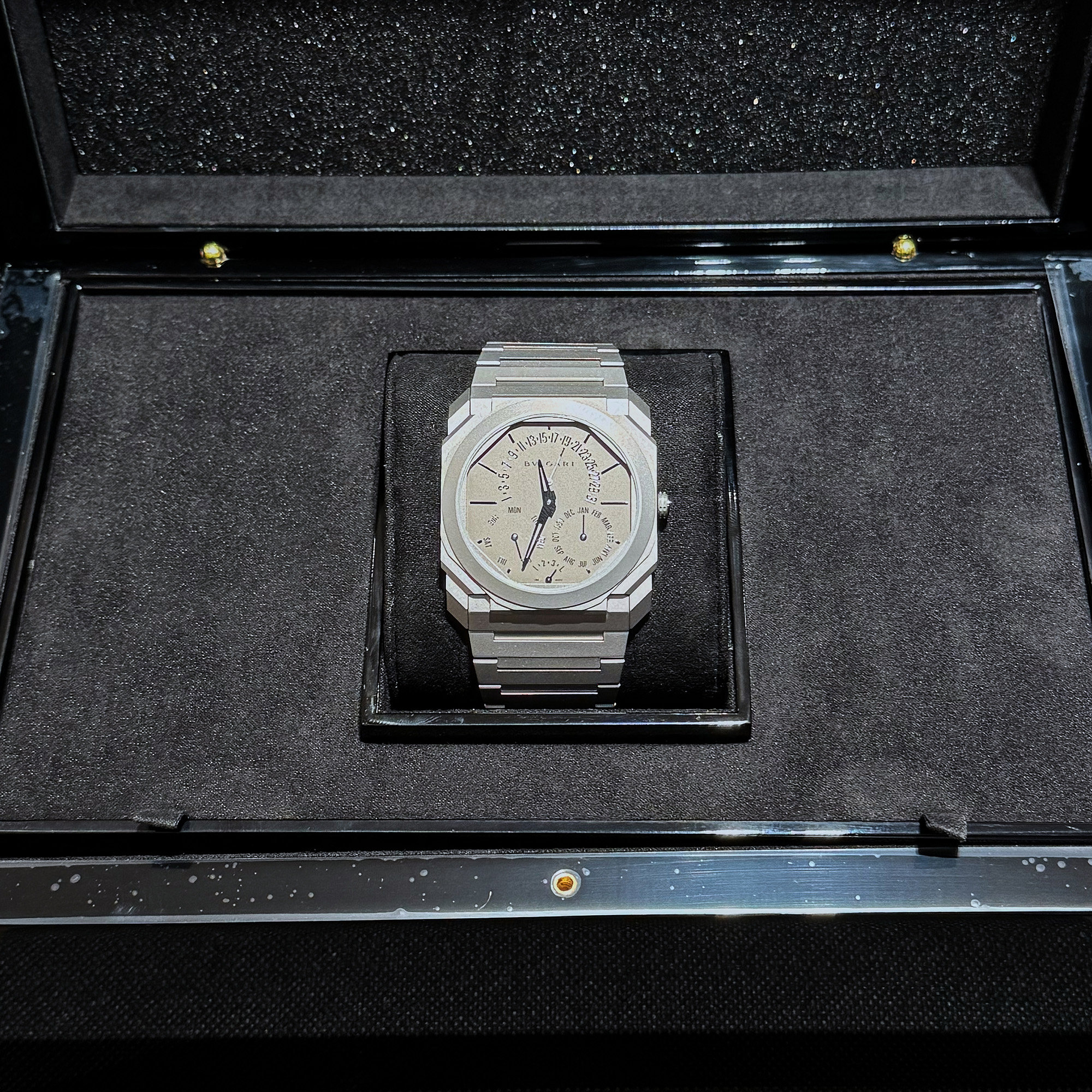 Octo Finissimo Perpetual Calendar Titanium Grey Dial 40mm Product Image 6