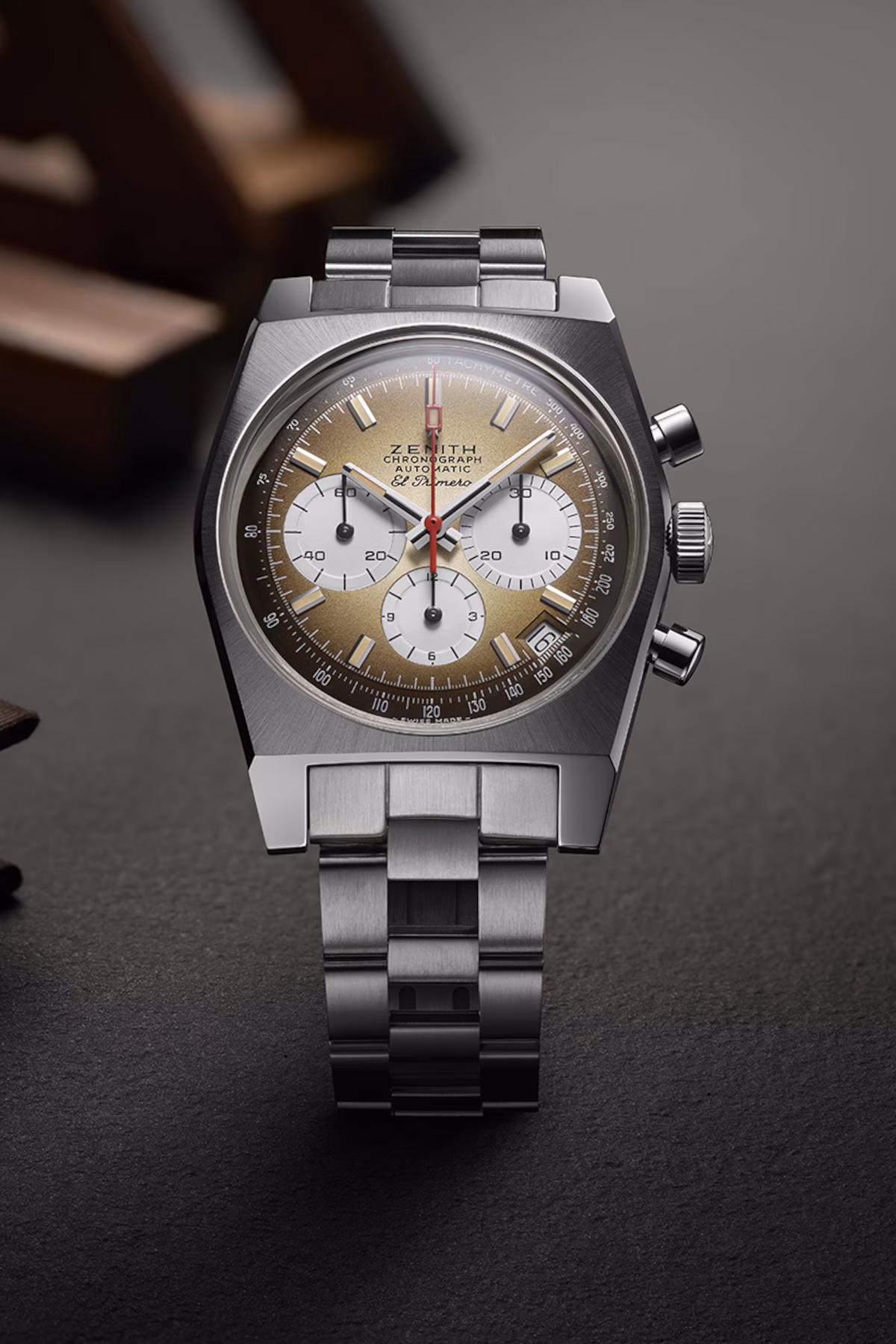 Chronomaster Revival Steel Brown Dial 37mm Product Image 2