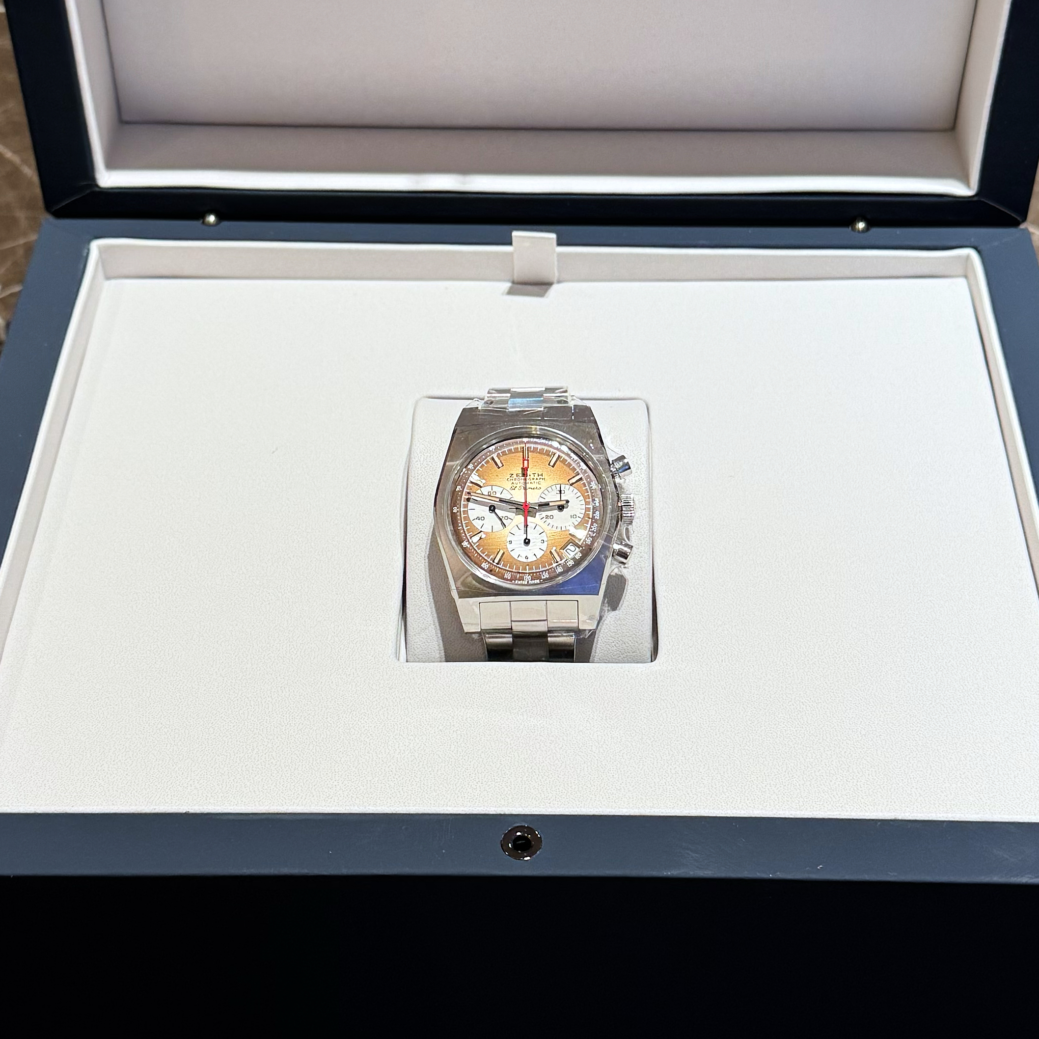 Chronomaster Revival Steel Brown Dial 37mm Product Image 6