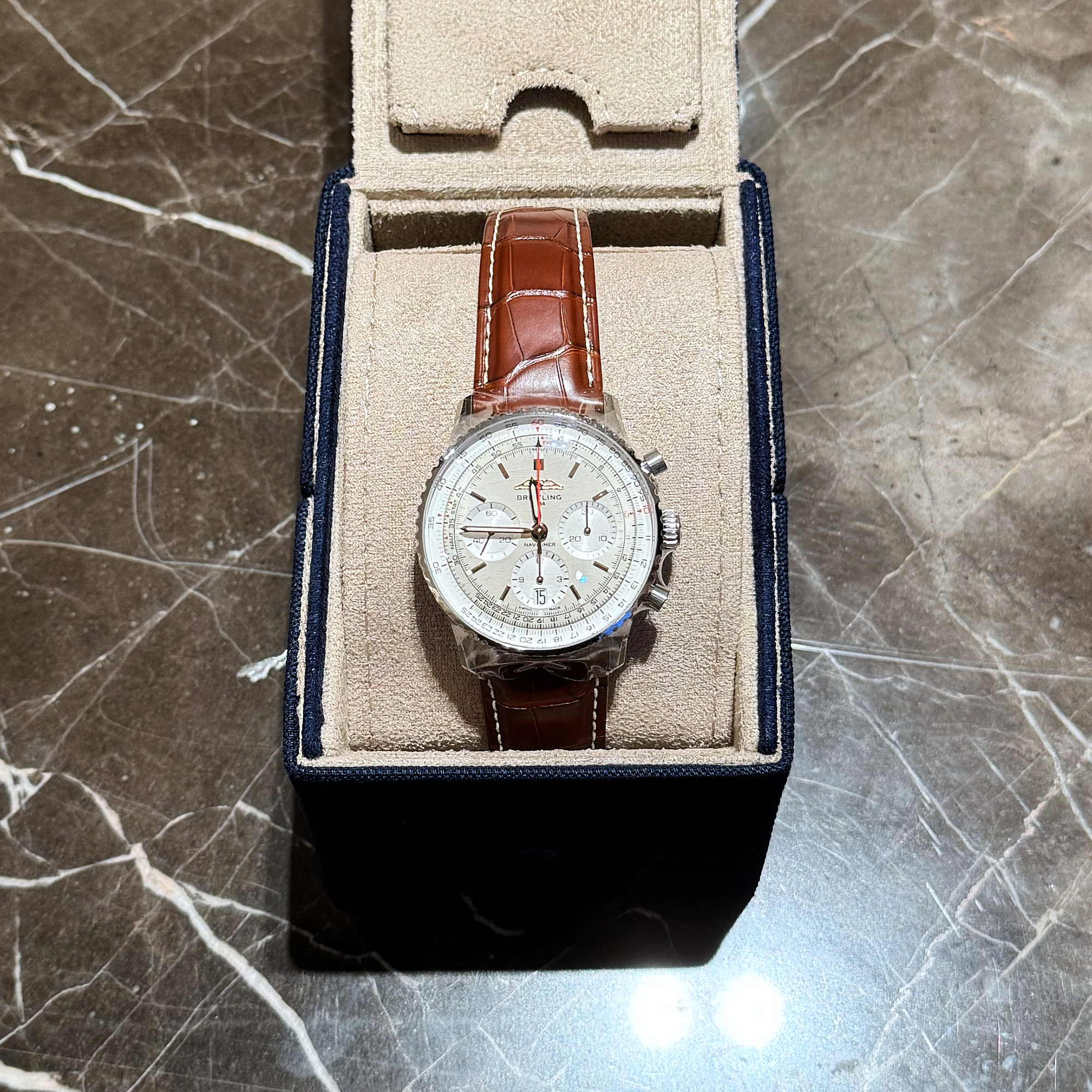 Navitimer B01 Chronograph Steel Silver Dial 41mm Product Image 6