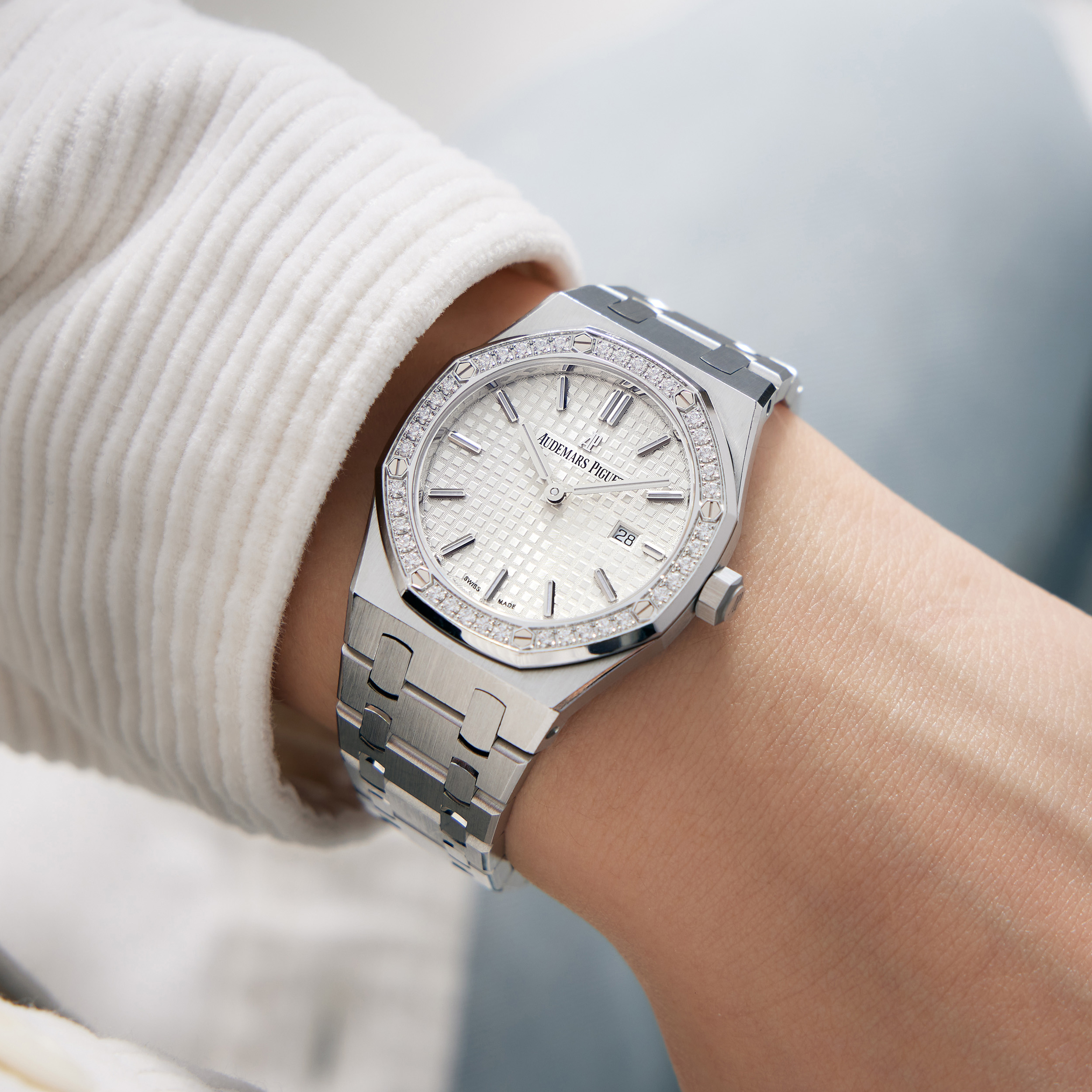 Royal Oak Quartz Steel Diamond Silver Dial 33mm Product Image