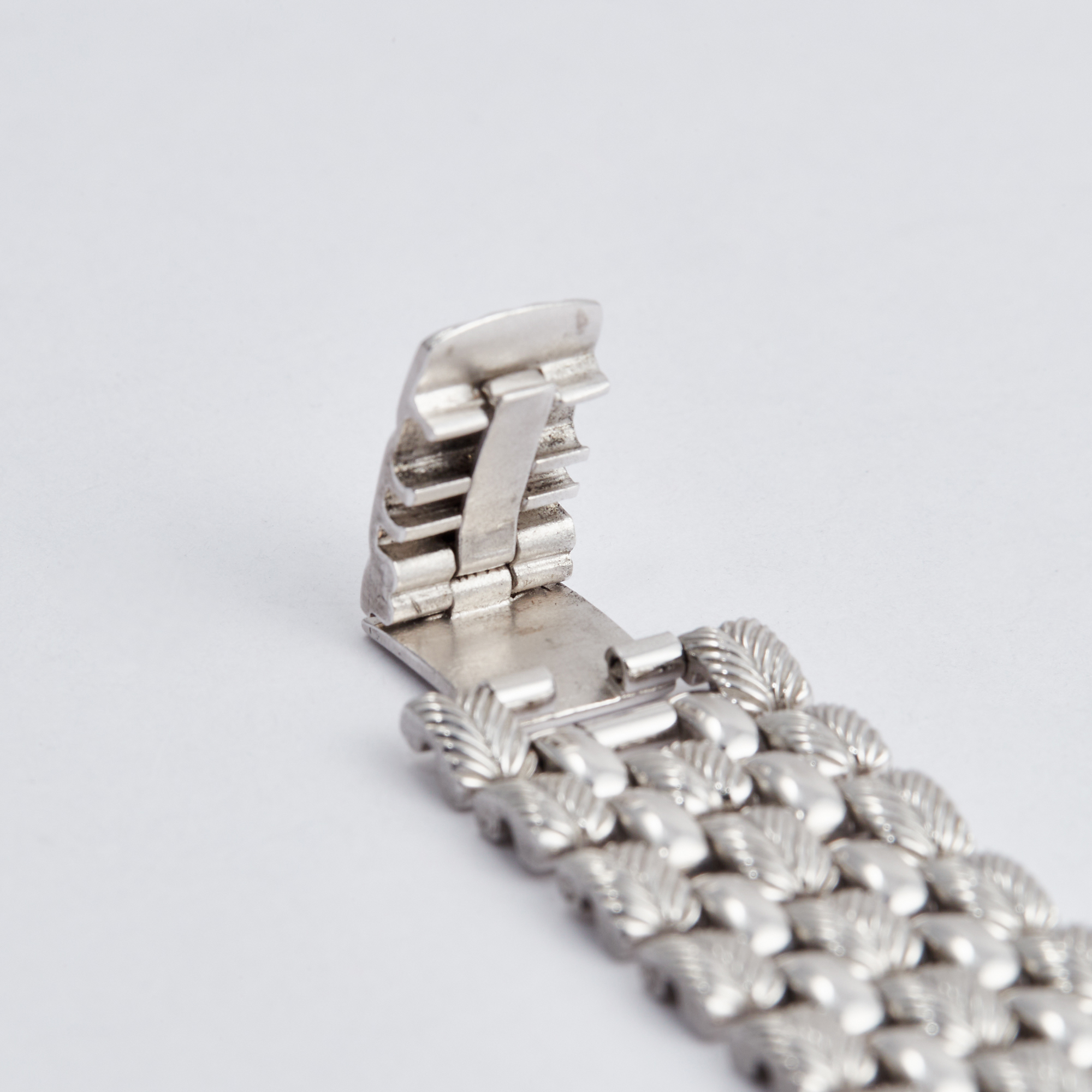 Vintage Feather White Gold Pave Dial 31mm Product Image 11