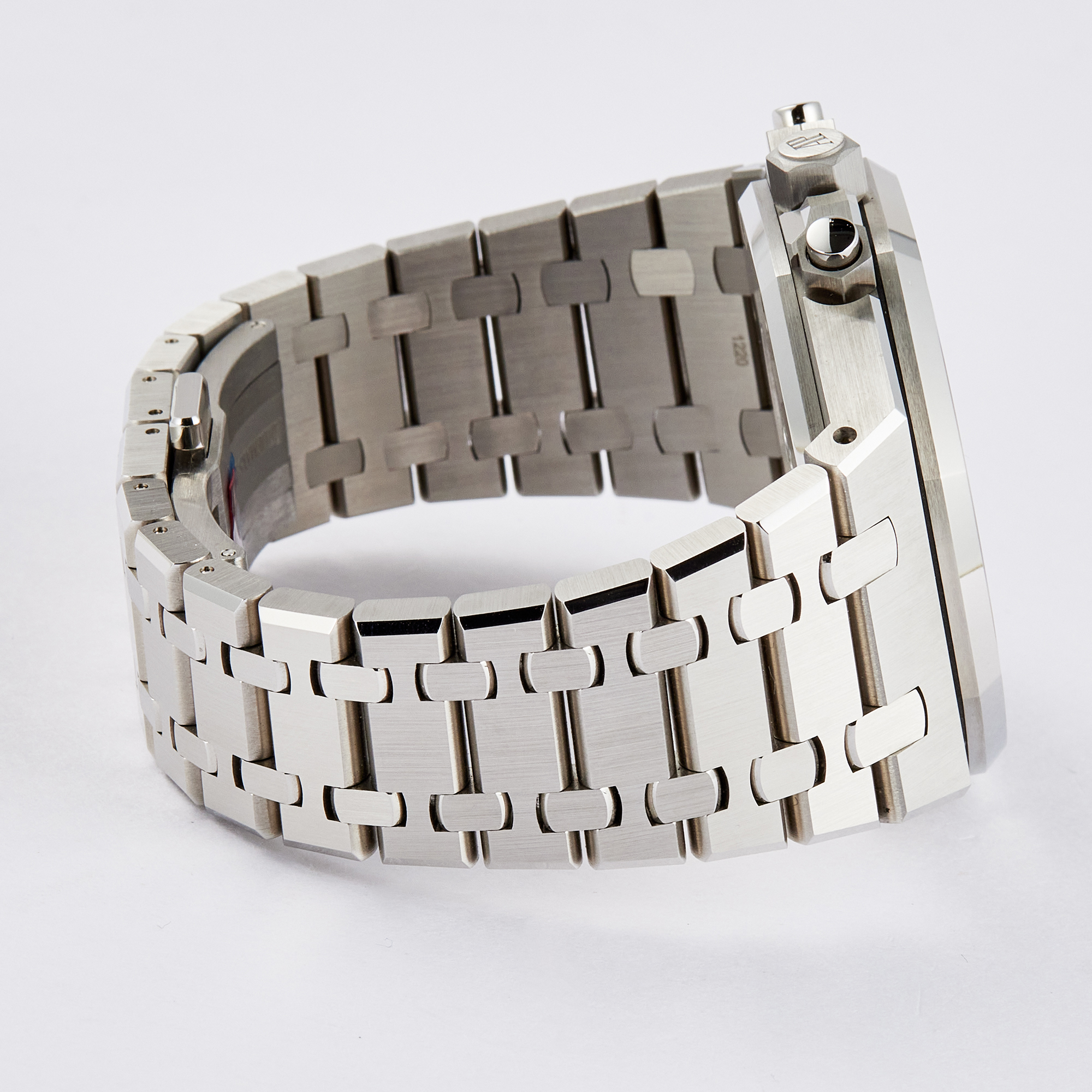 Royal Oak Selfwinding Chronograph Steel Silver Dial 41mm Product Image 11