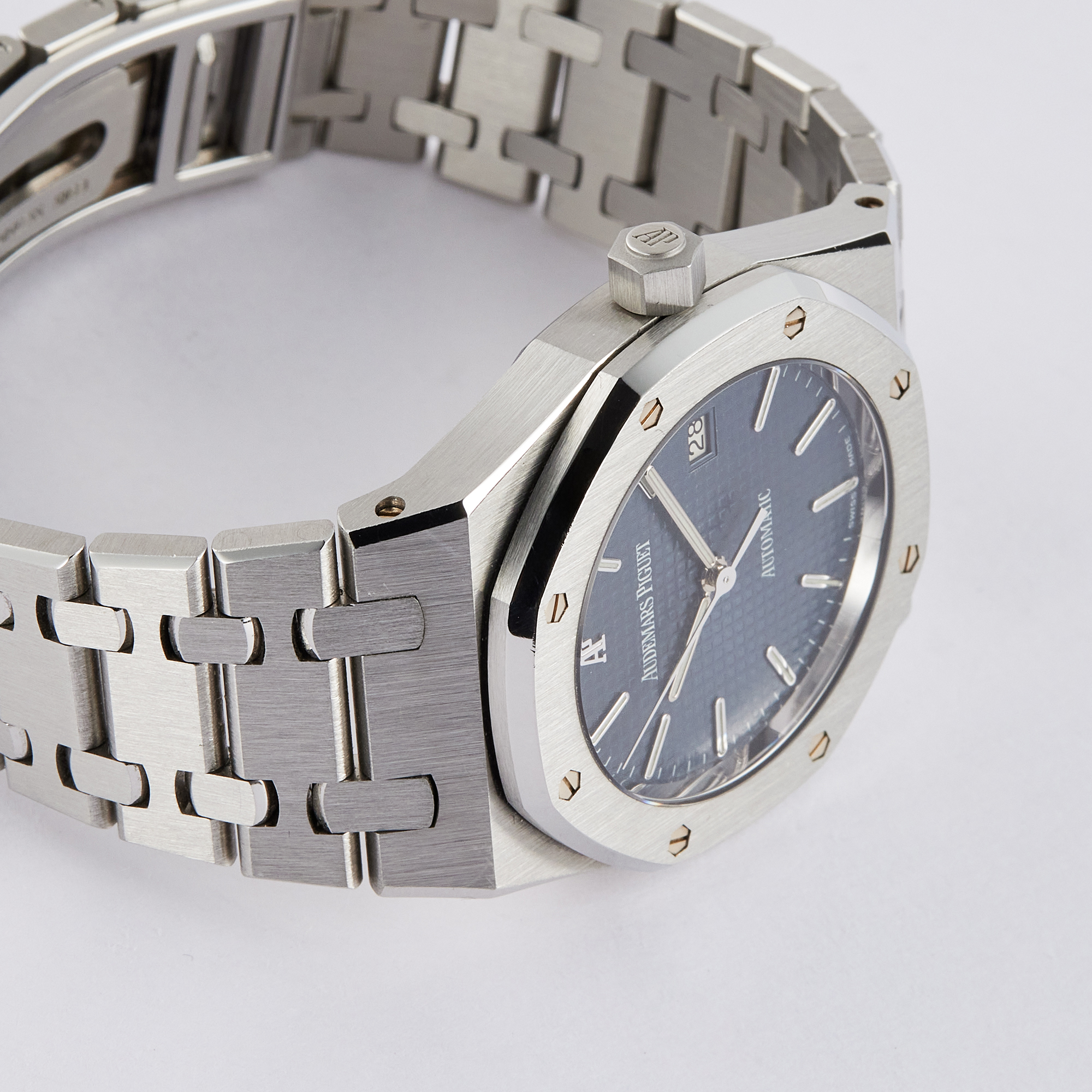Royal Oak Mid-Size Steel Blue Dial 33mm Product Image 3