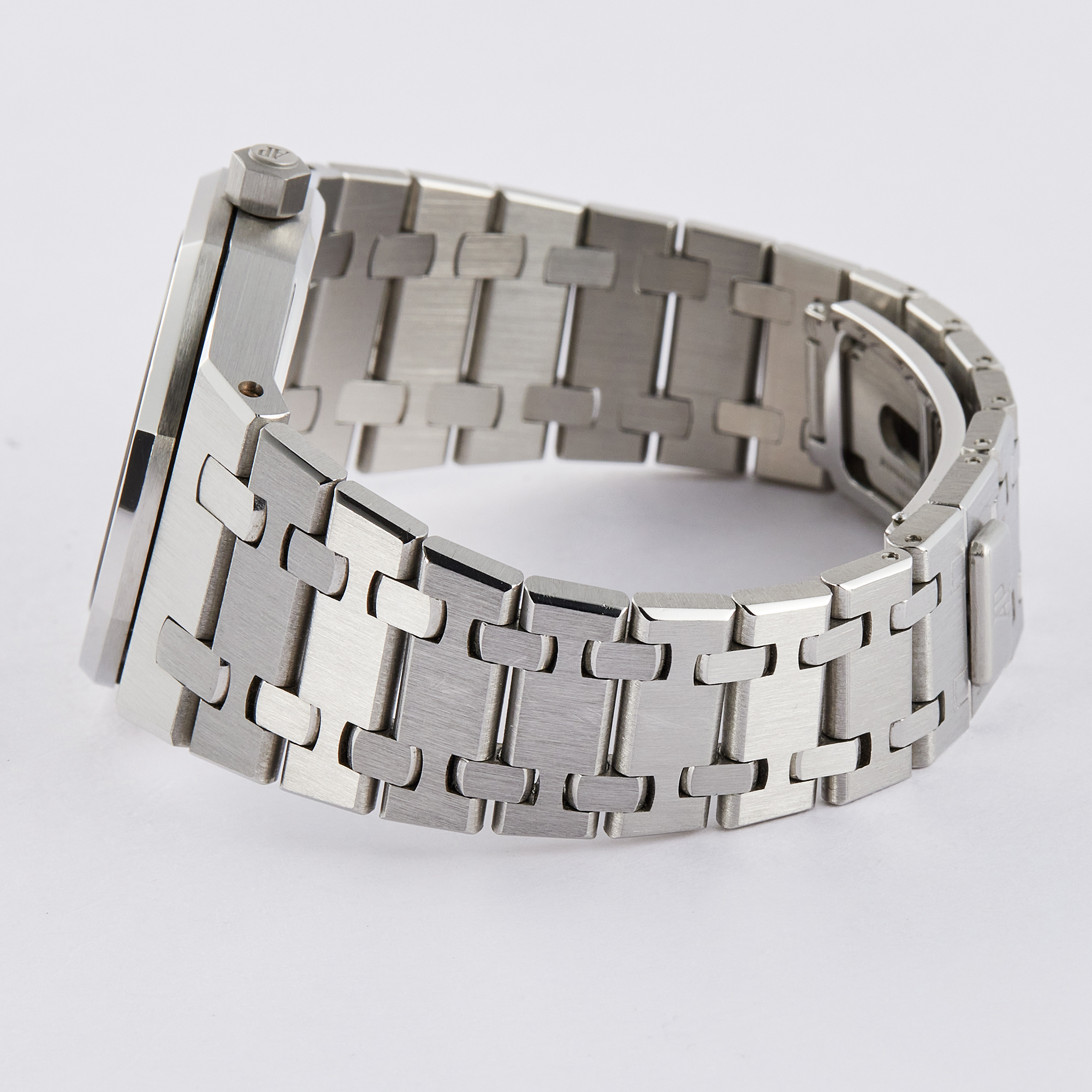 Royal Oak Mid-Size Steel Blue Dial 33mm Product Image 9