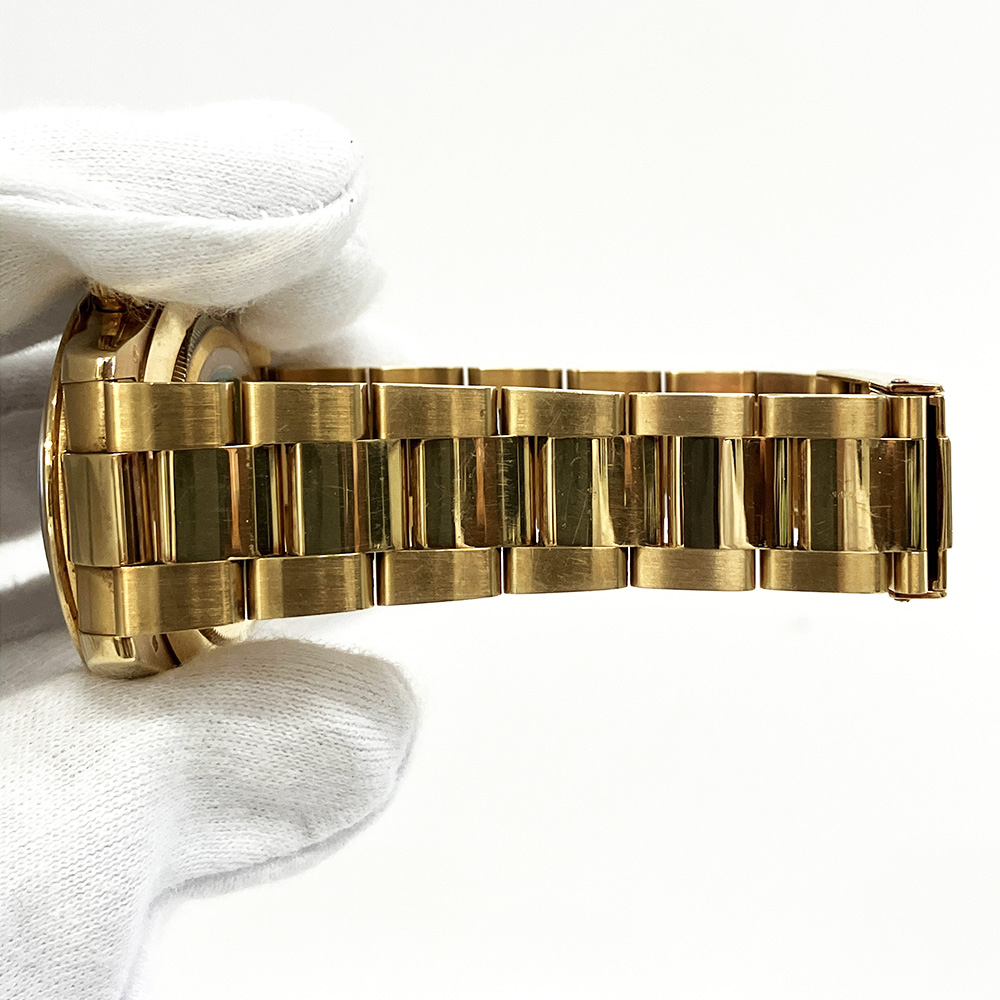 Daytona Yellow Gold Black Dial 40mm Product Image 5