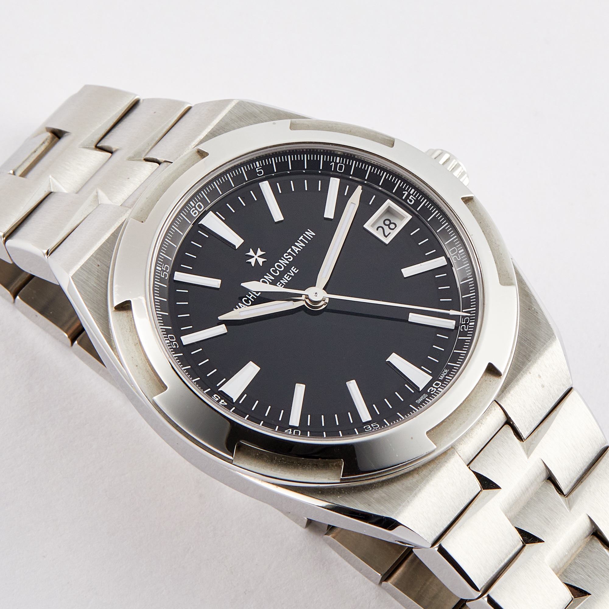 Overseas Date Steel Black Dial 41mm Product Image 1
