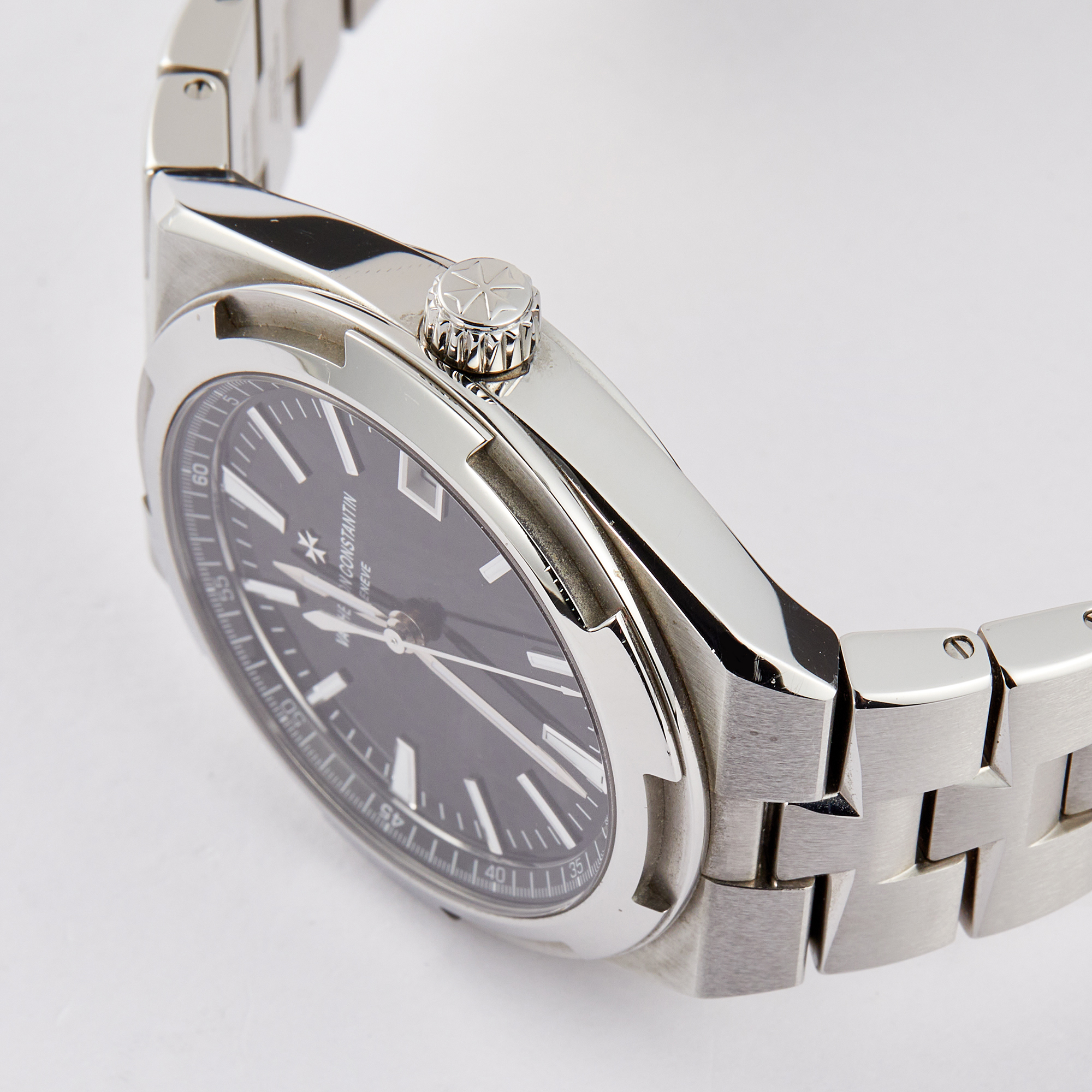 Overseas Date Steel Black Dial 41mm Product Image 8