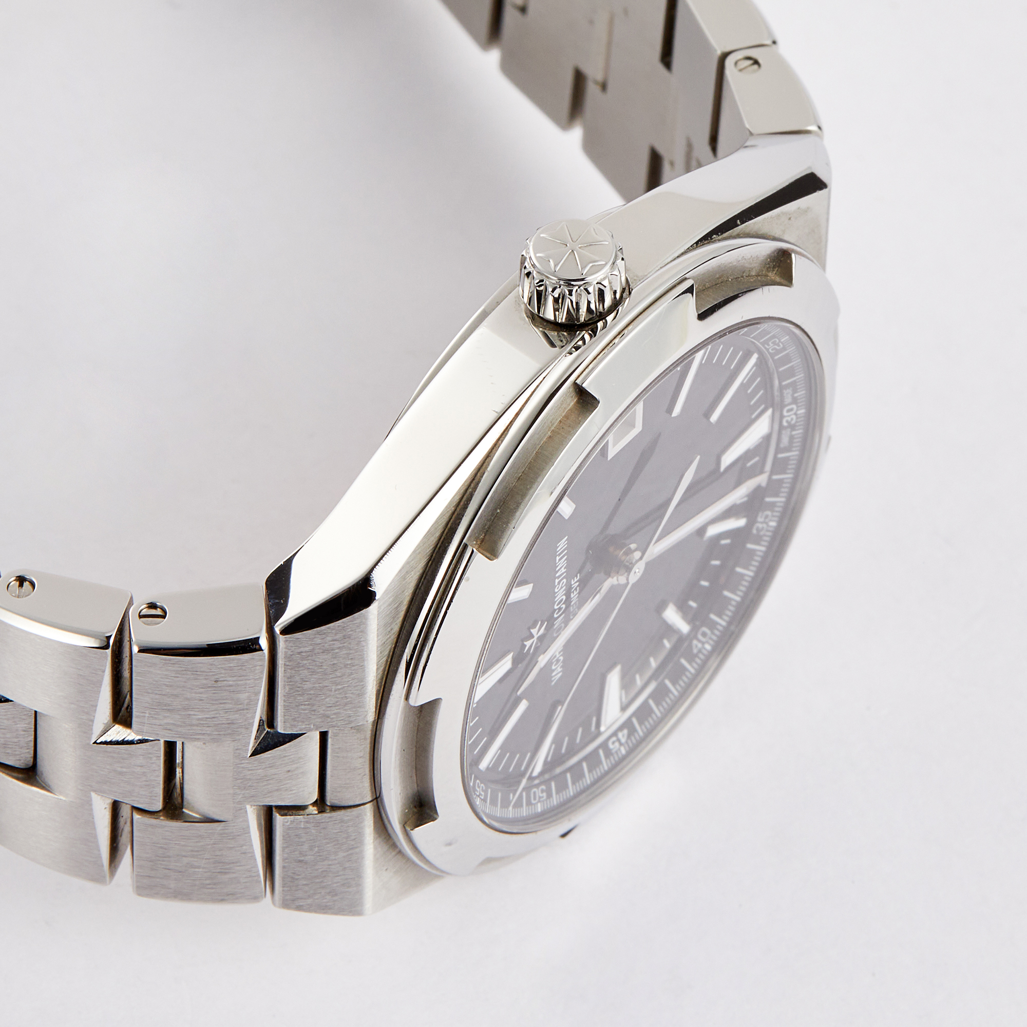 Overseas Date Steel Black Dial 41mm Product Image 9