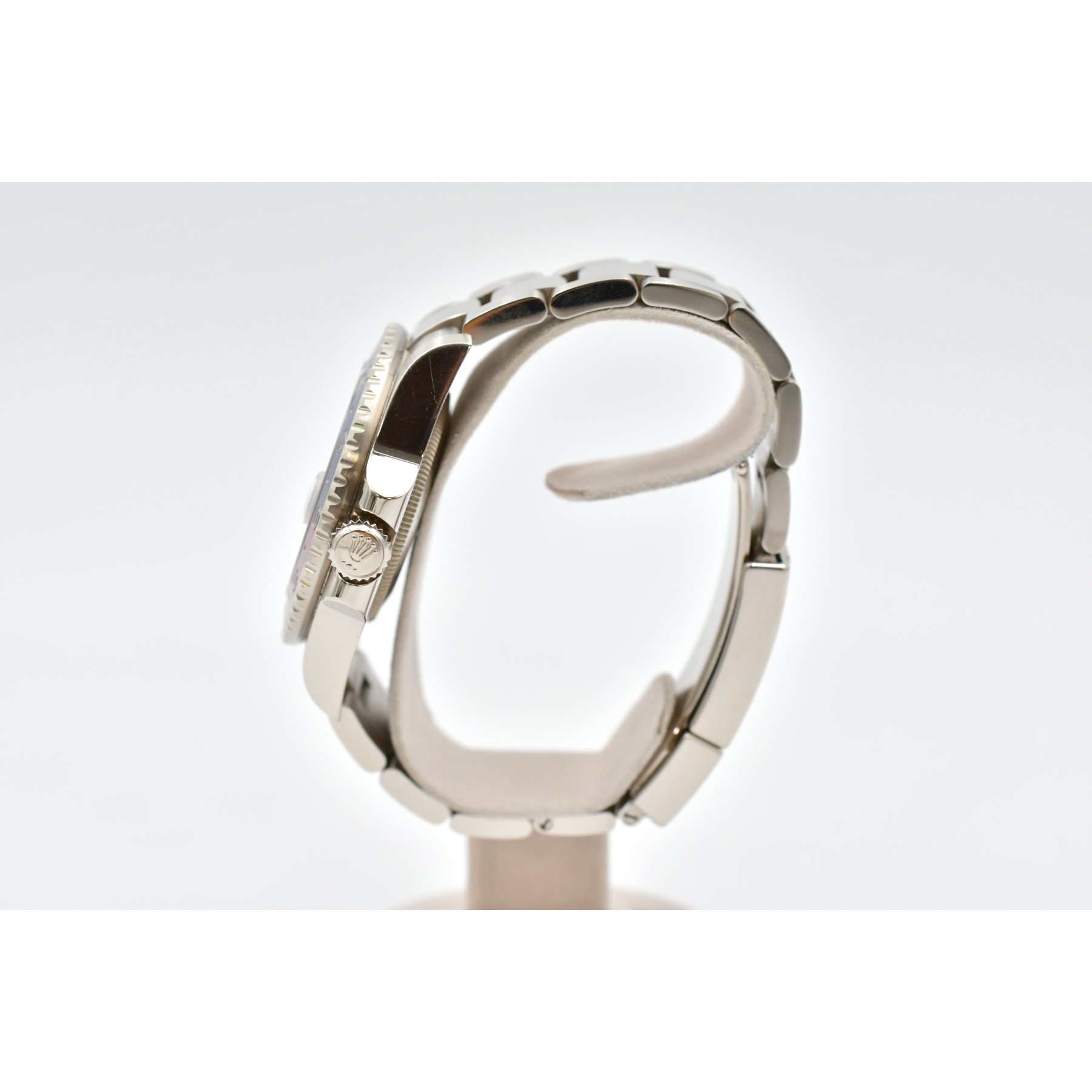 GMT-Master II White Gold Blue Dial "Pepsi" 40mm Product Image 3