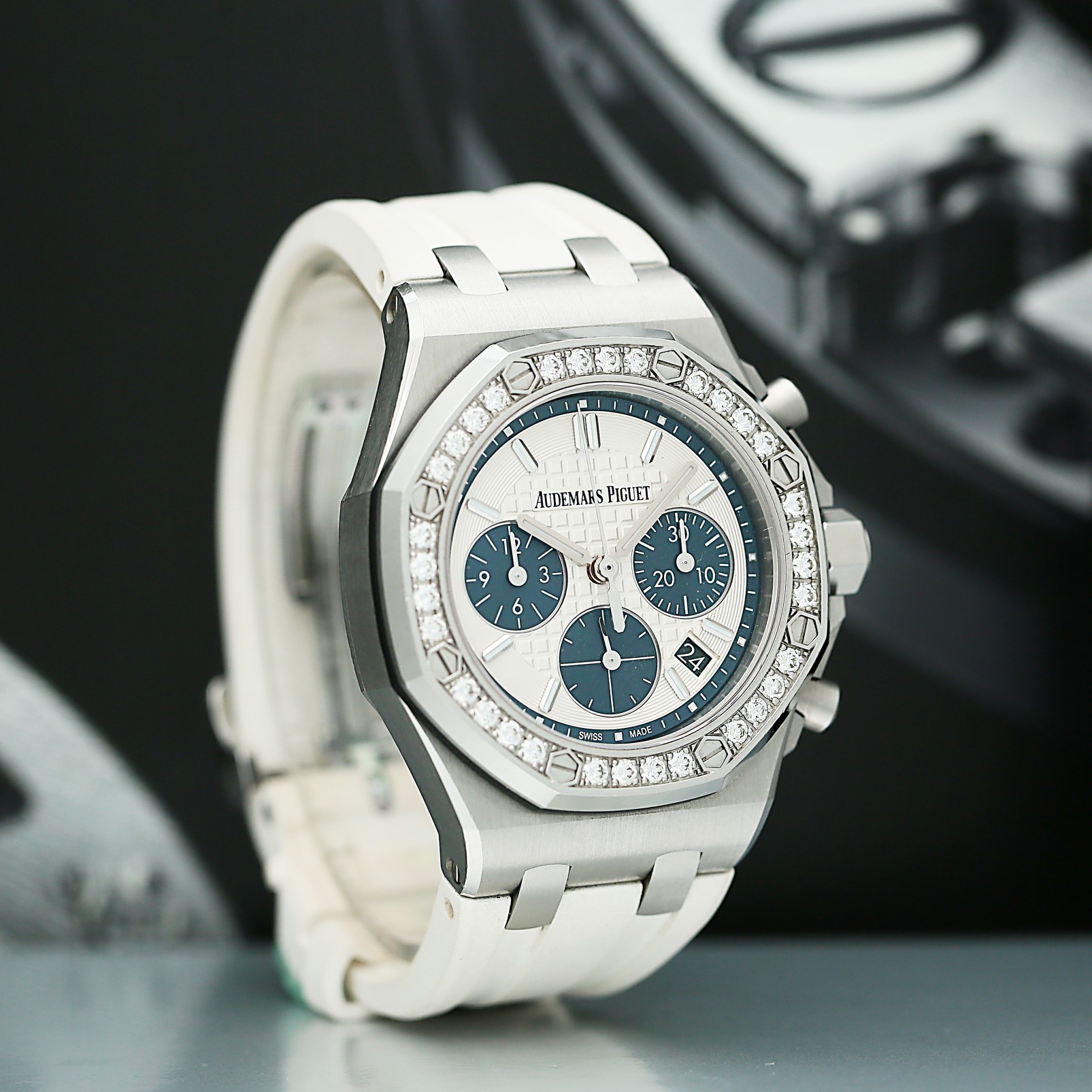 Royal Oak Offshore Lady Chronograph Steel Diamond Silver Dial 37mm Product Image 2
