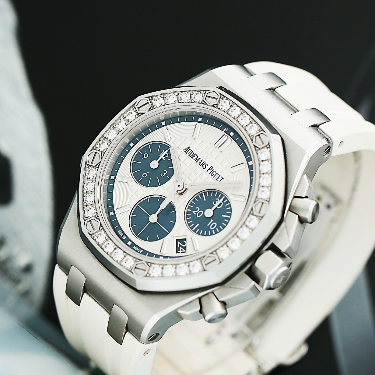 Royal Oak Offshore Lady Chronograph Steel Diamond Silver Dial 37mm Product Image 4