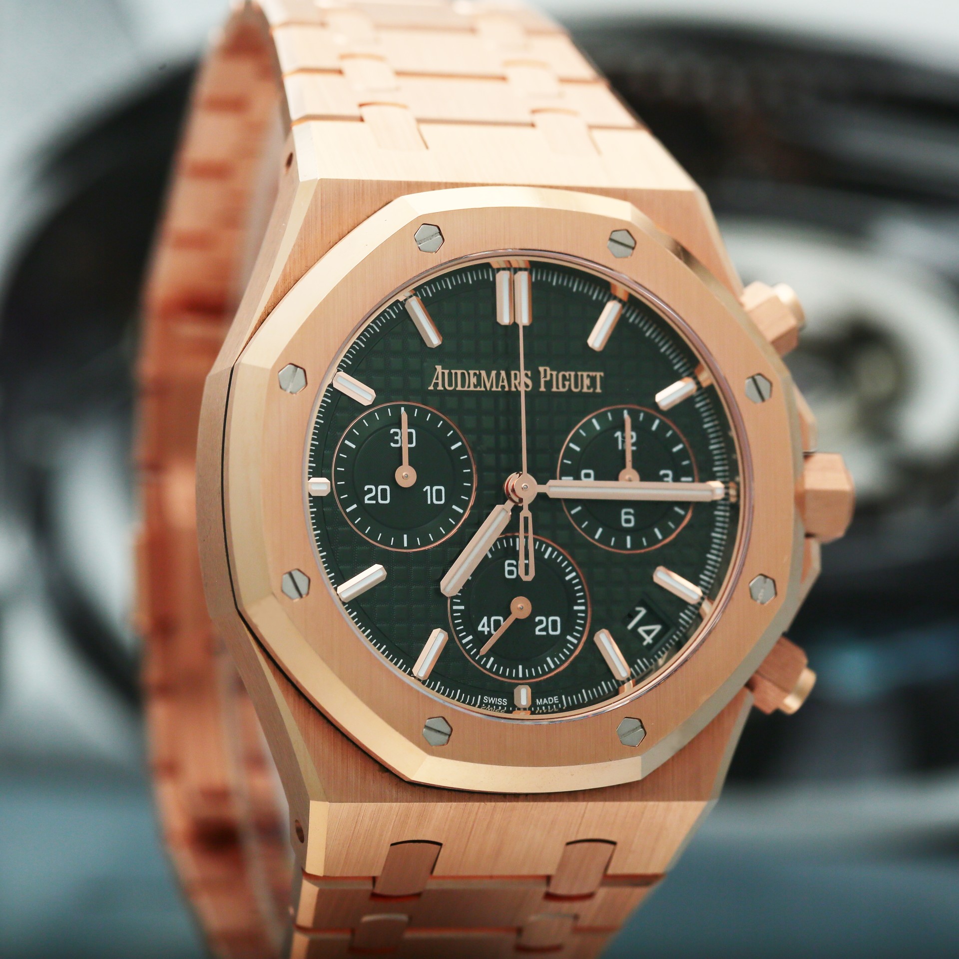 Royal Oak Chronograph Rose Gold Green Dial 41mm Product Image 2