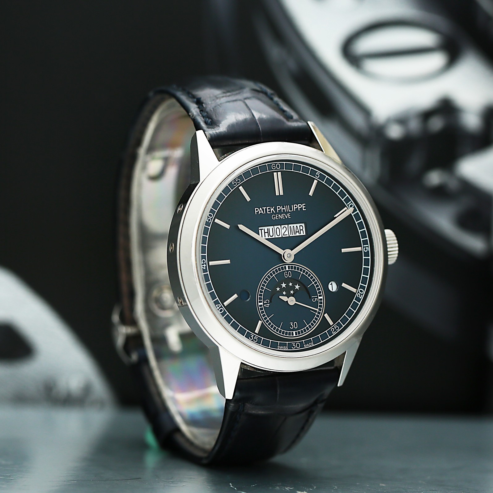 In-Line Perpetual Calendar Platinum Blue Dial 41mm Product Image 3