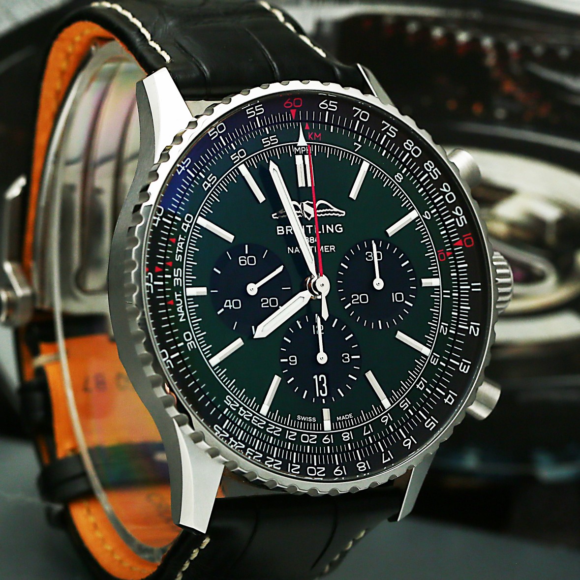 Navitimer B01 Chronograph Steel Green Dial 46mm Product Image 4
