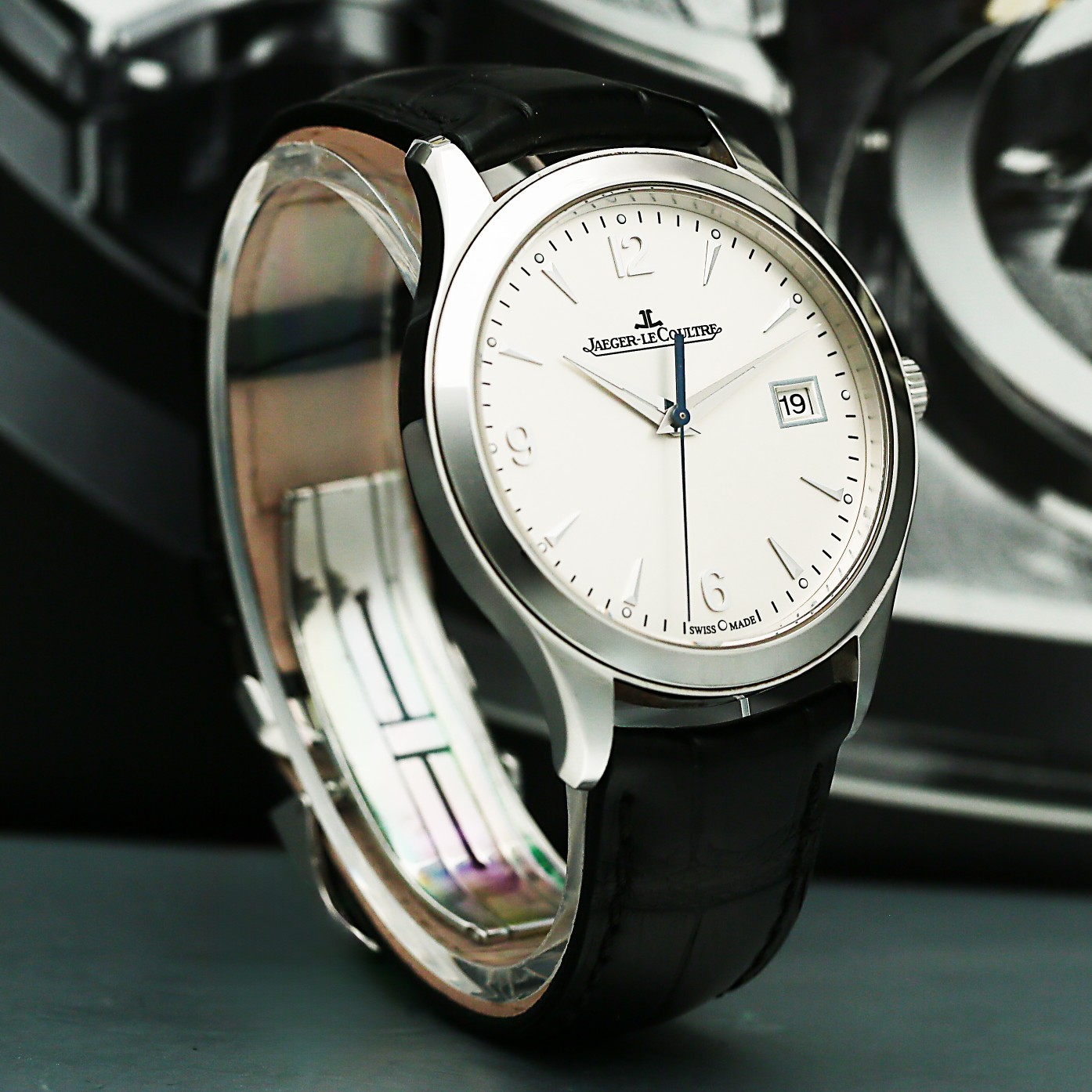 Master Control Date Steel Silver Dial 39mm Product Image 3