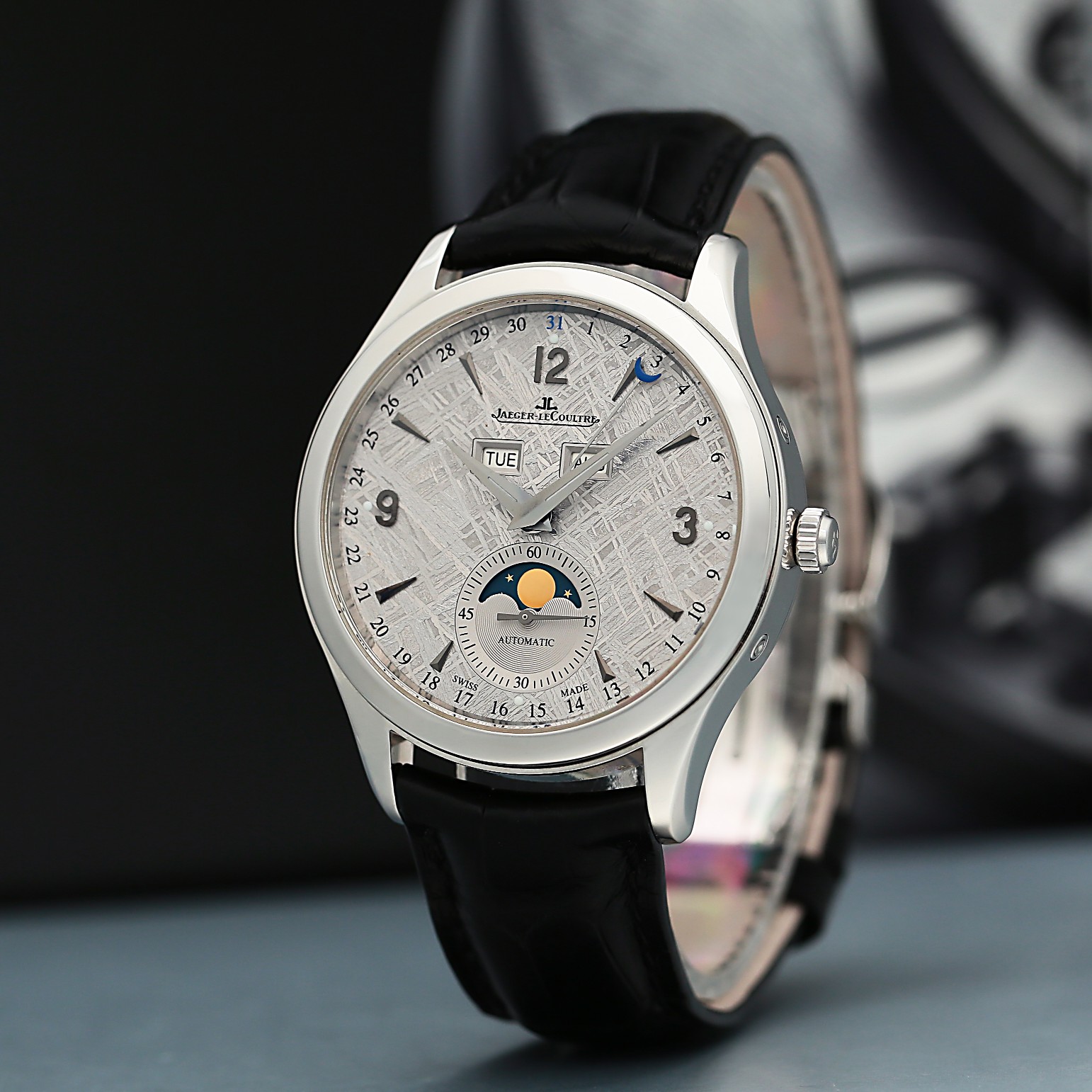 Master Calendar Steel Meteorite Dial 39mm Product Image 3