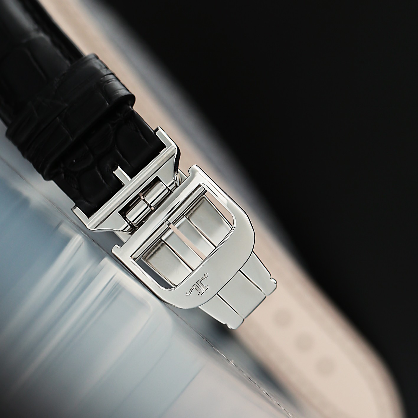 Master Calendar Steel Meteorite Dial 39mm Product Image 7