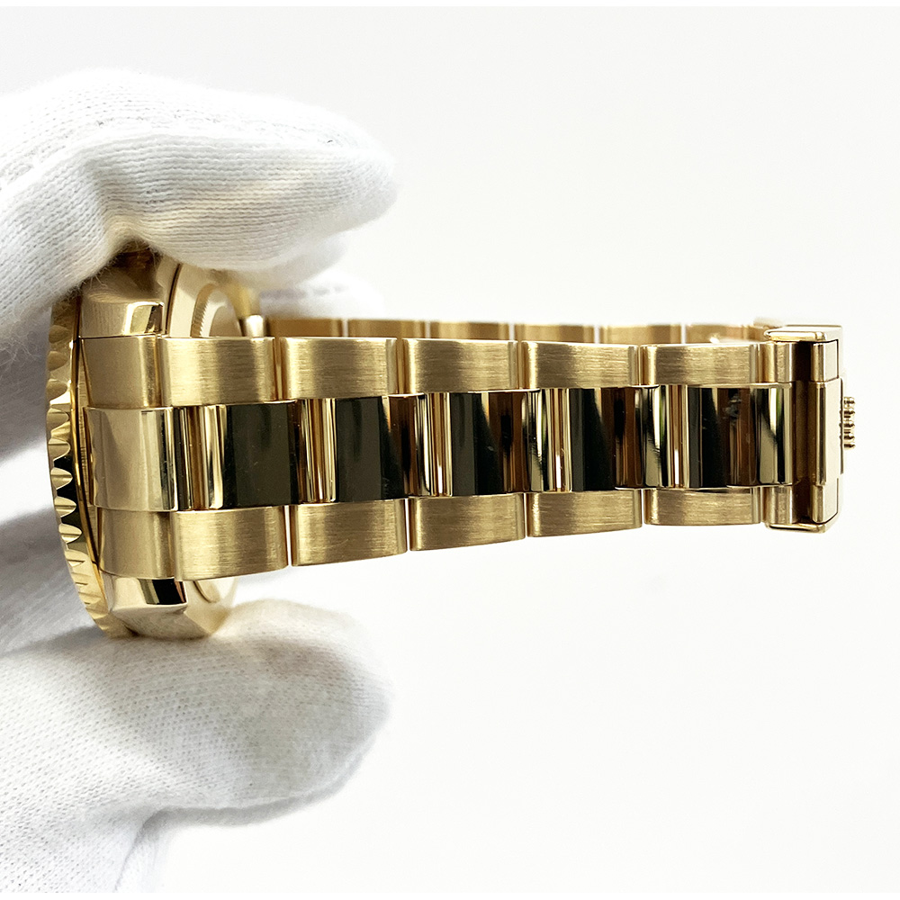 Yacht-Master II Yellow Gold White Dial 44mm Product Image 4