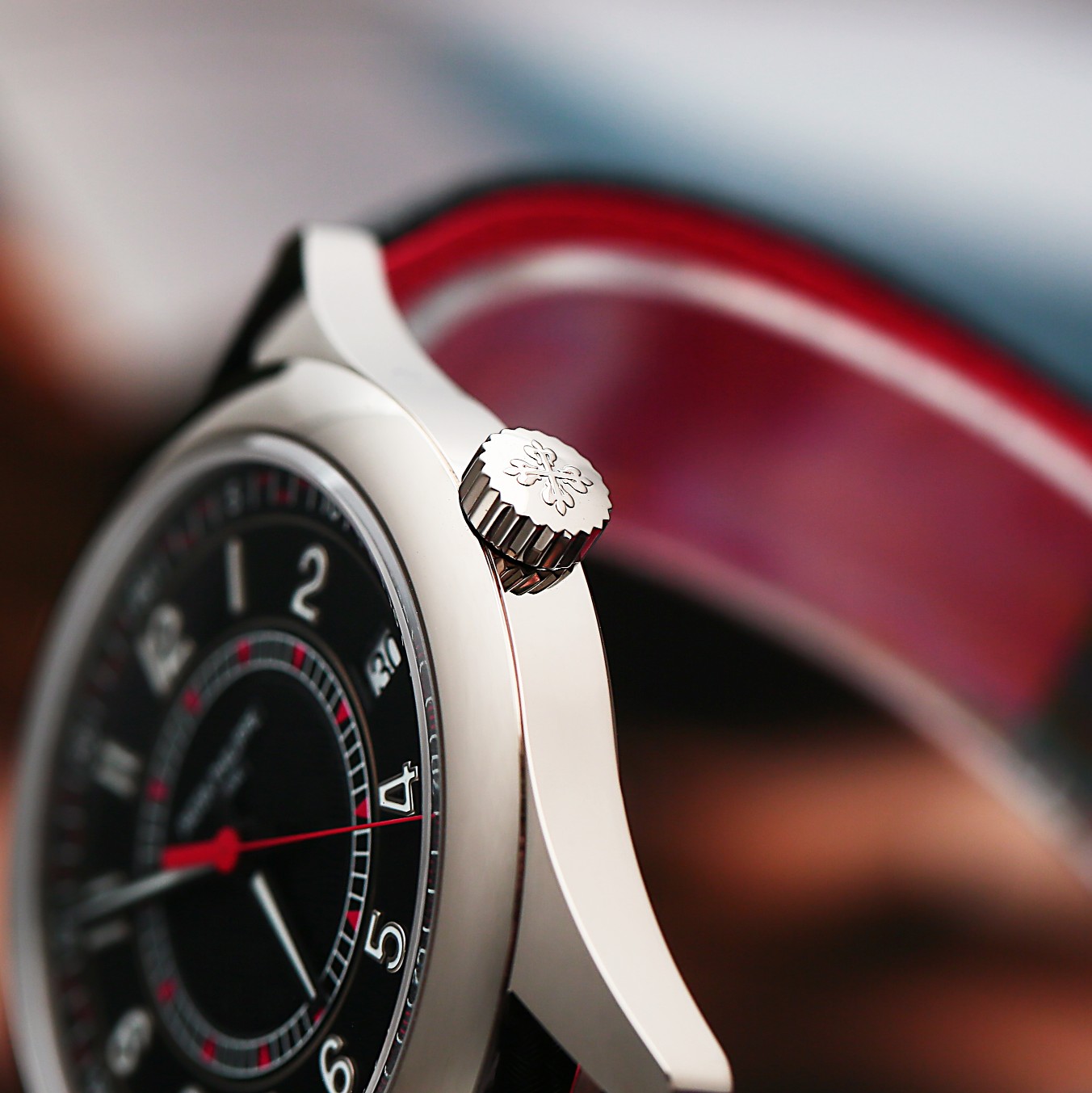 Calatrava White Gold Black Dial 40mm Product Image 4