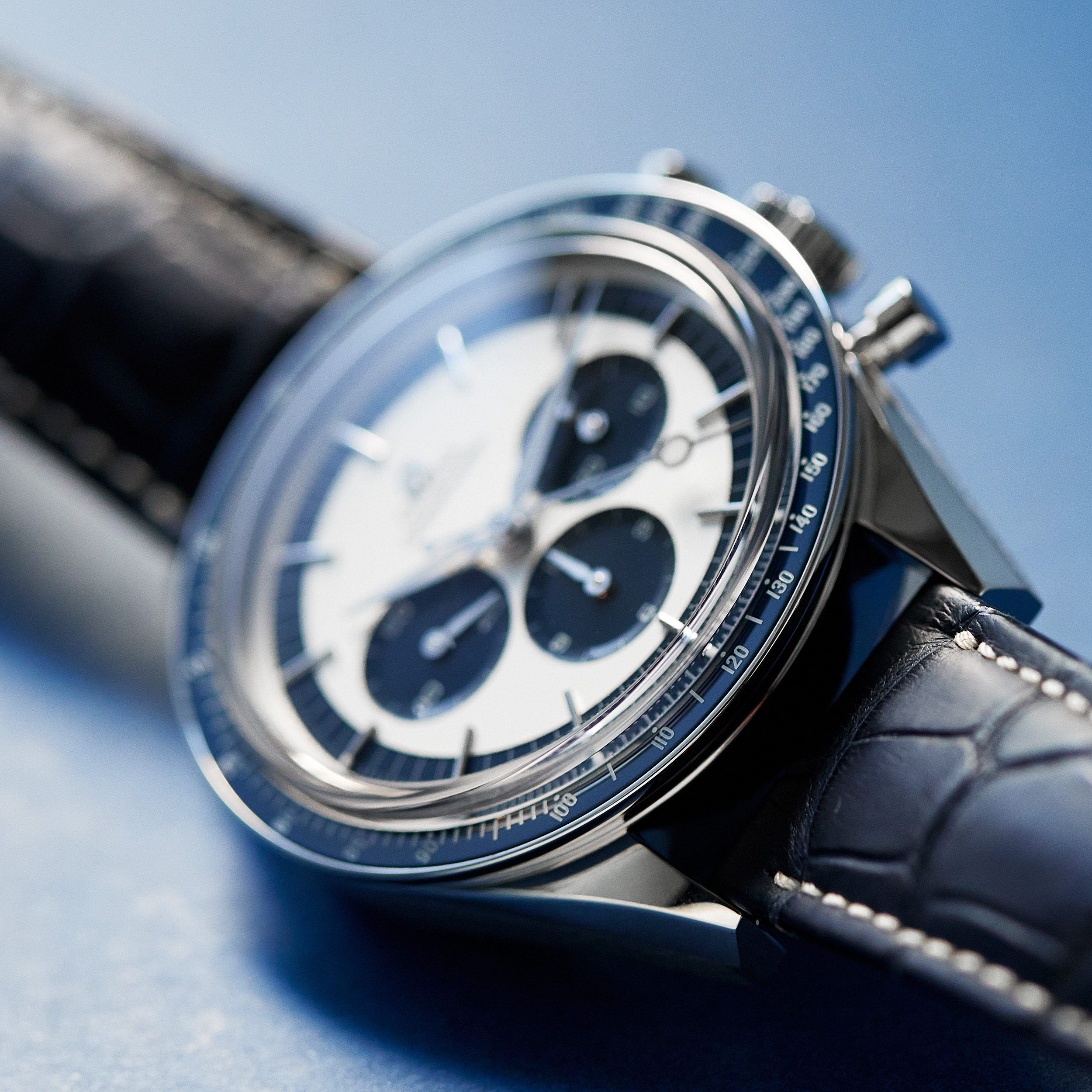 Speedmaster Steel Silver Dial 39mm Product Image
