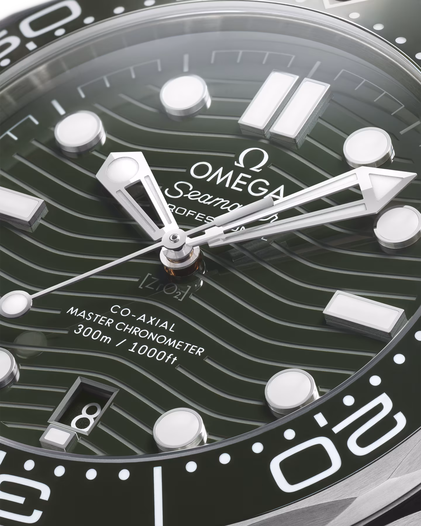 Seamaster Diver 300m Steel Green Dial 42mm Product Image 3