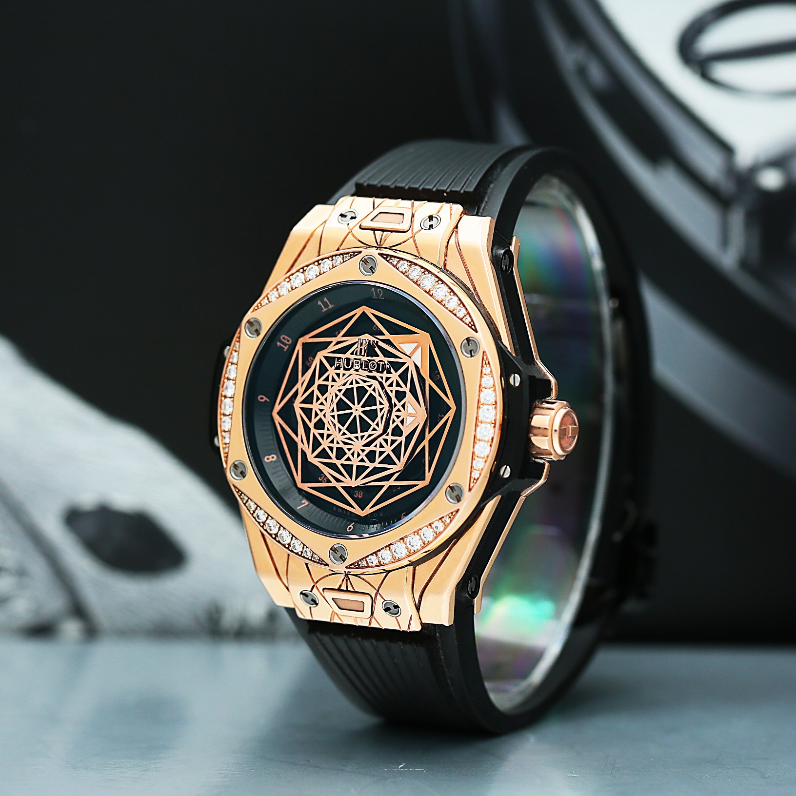 Big Bang Rose Gold Diamond Black Dial 39mm Product Image 3