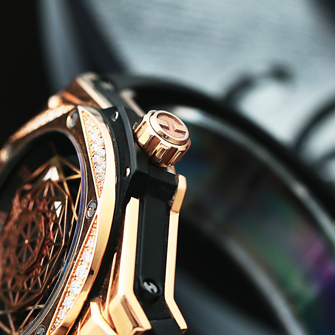 Big Bang Rose Gold Diamond Black Dial 39mm Product Image 5