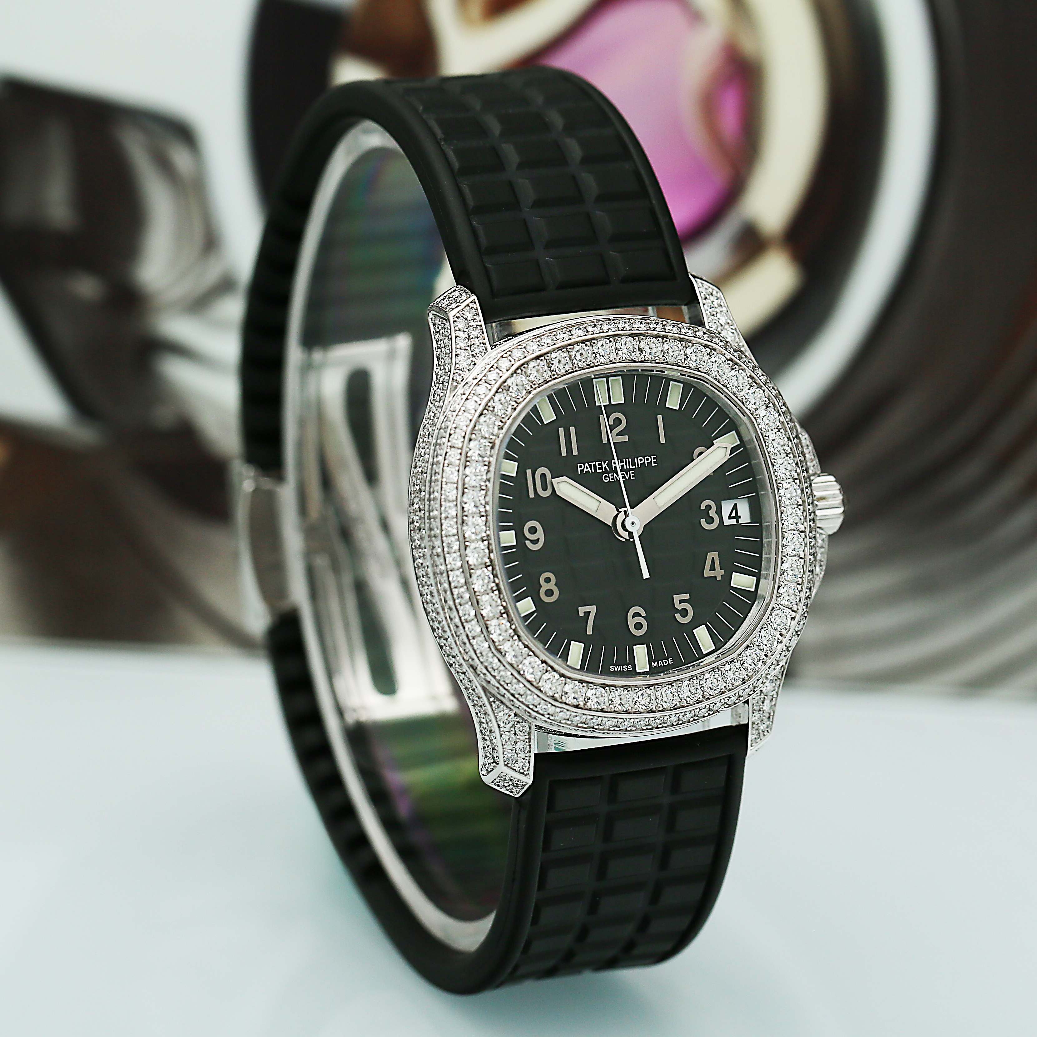 Aquanaut White Gold Diamond Black Dial 35mm Product Image 3