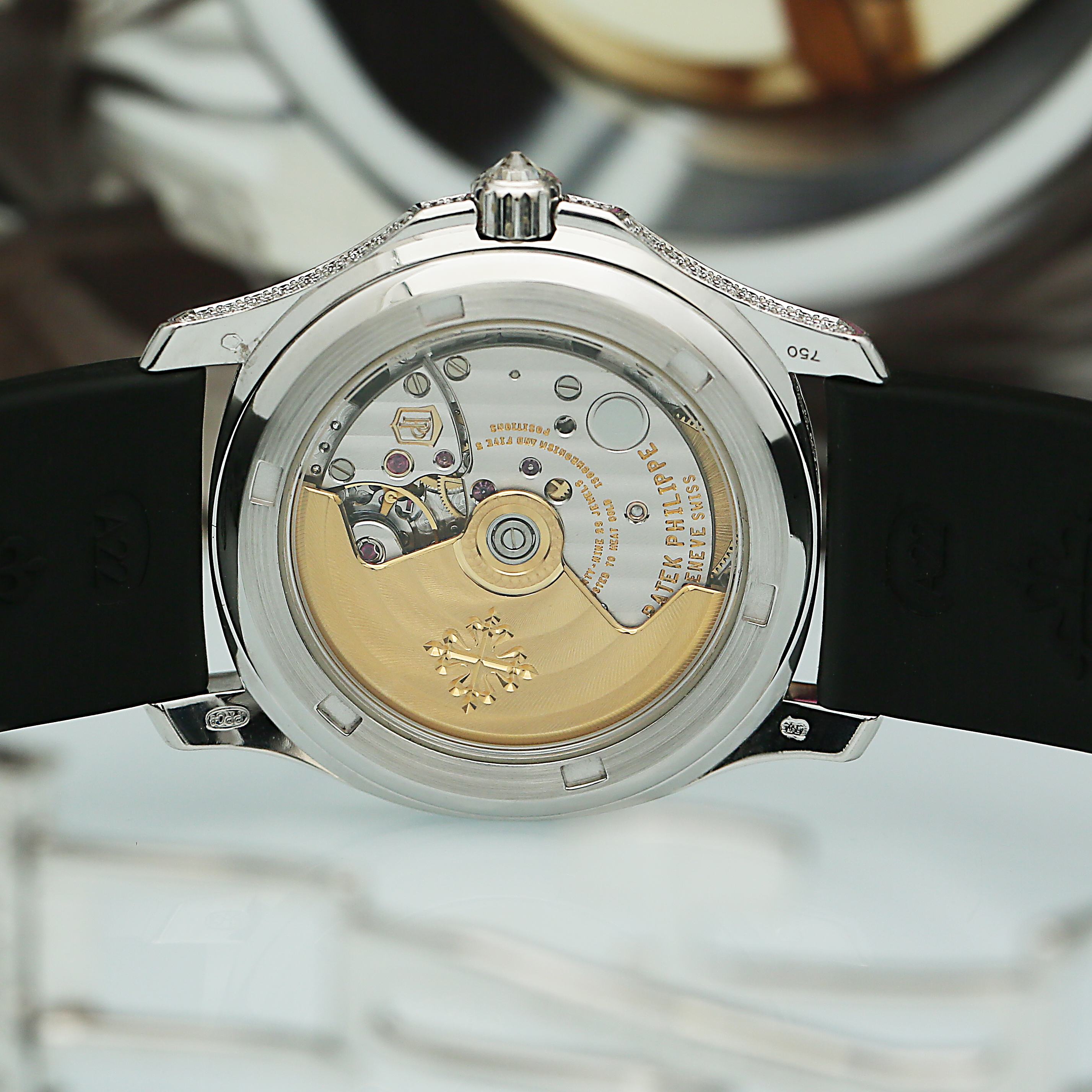 Aquanaut White Gold Diamond Black Dial 35mm Product Image 6