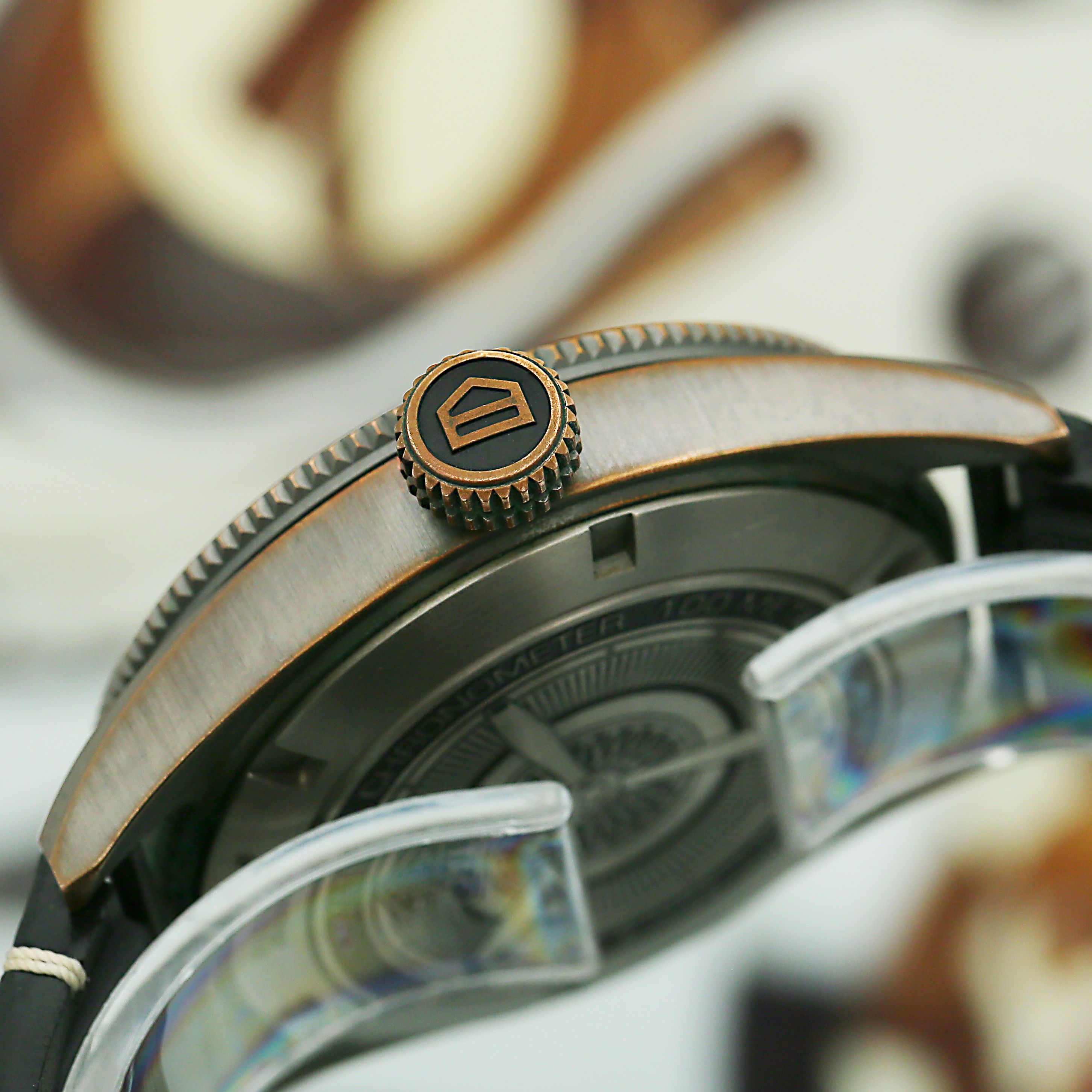 Autavia Bronze Green Dial 42mm Product Image 5