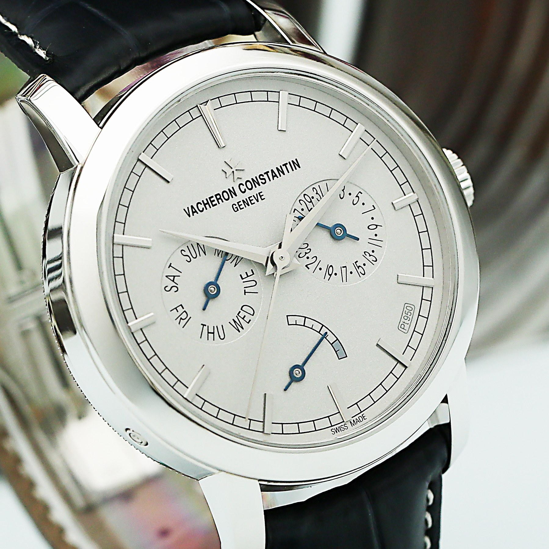 Traditionnelle Day-Date Platinum WHite Dial 39mm Product Image 1