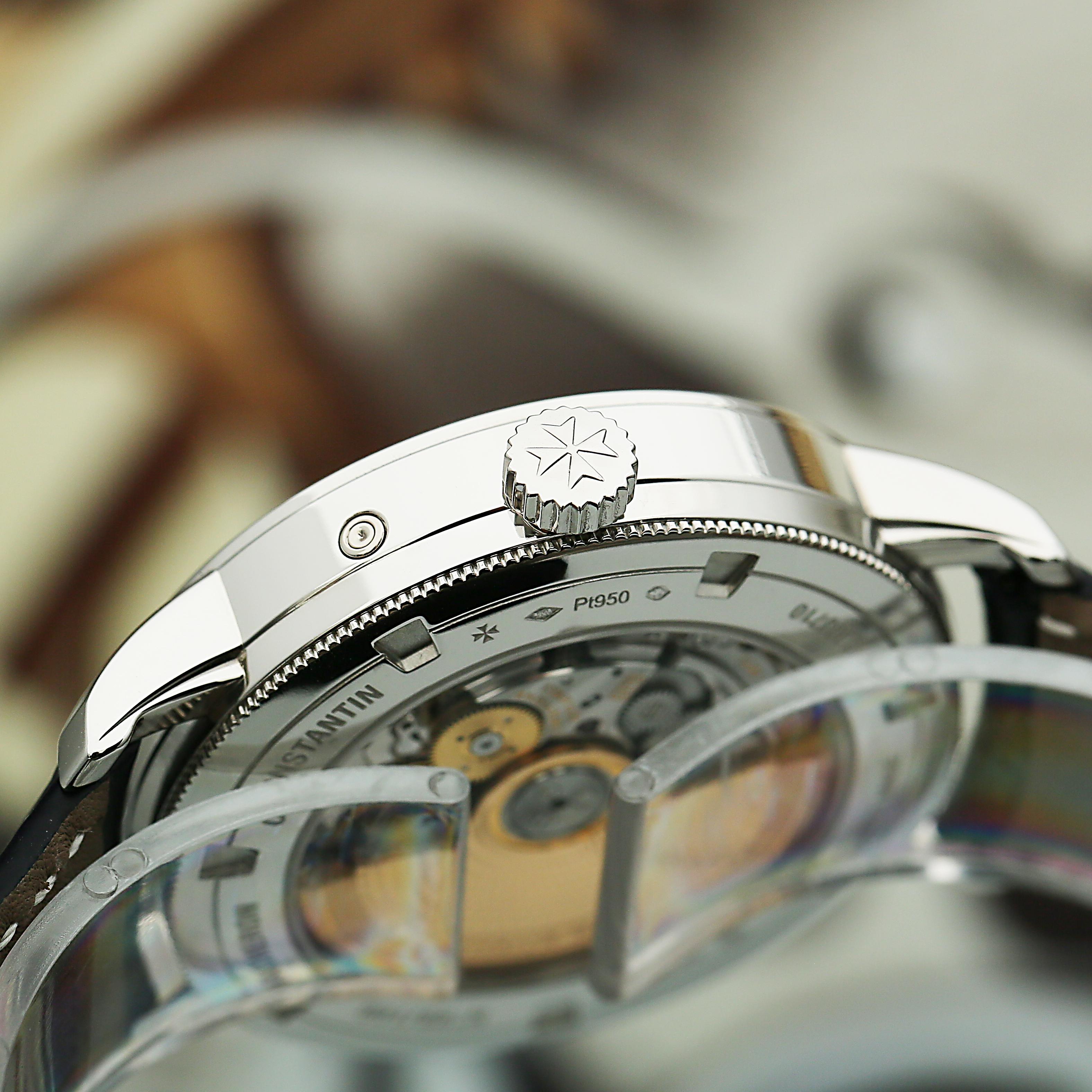 Traditionnelle Day-Date Platinum WHite Dial 39mm Product Image 4