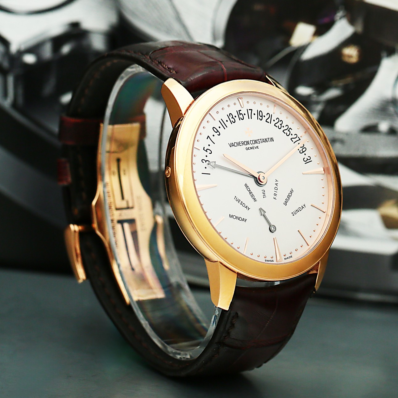 Patrimony Retrograde Day-Date Rose Gold Silver Dial 42mm Product Image 2