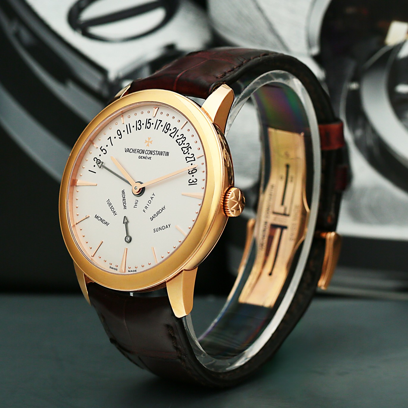Patrimony Retrograde Day-Date Rose Gold Silver Dial 42mm Product Image 3