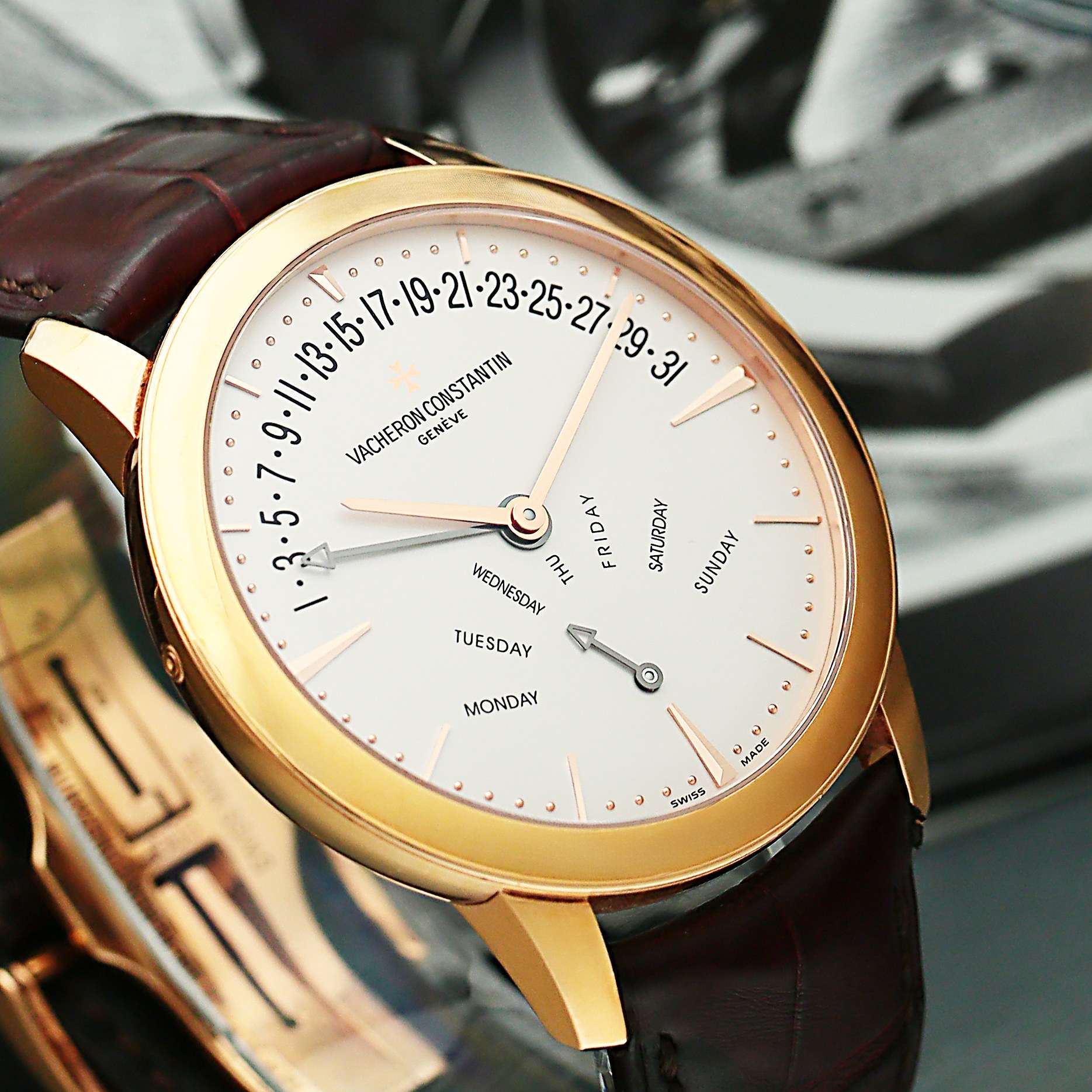 Patrimony Retrograde Day-Date Rose Gold Silver Dial 42mm Product Image 1