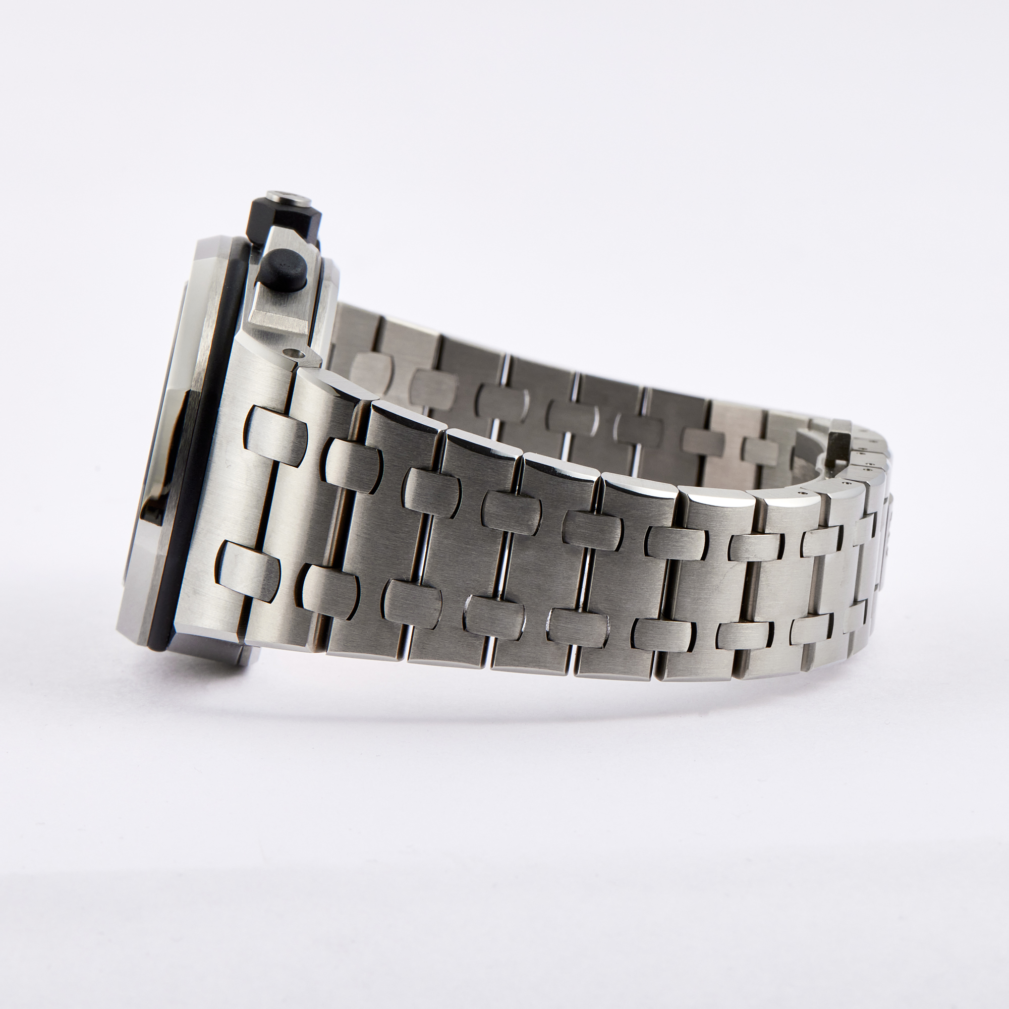 Royal Oak Offshore Titanium Grey Dial 42mm Product Image 8