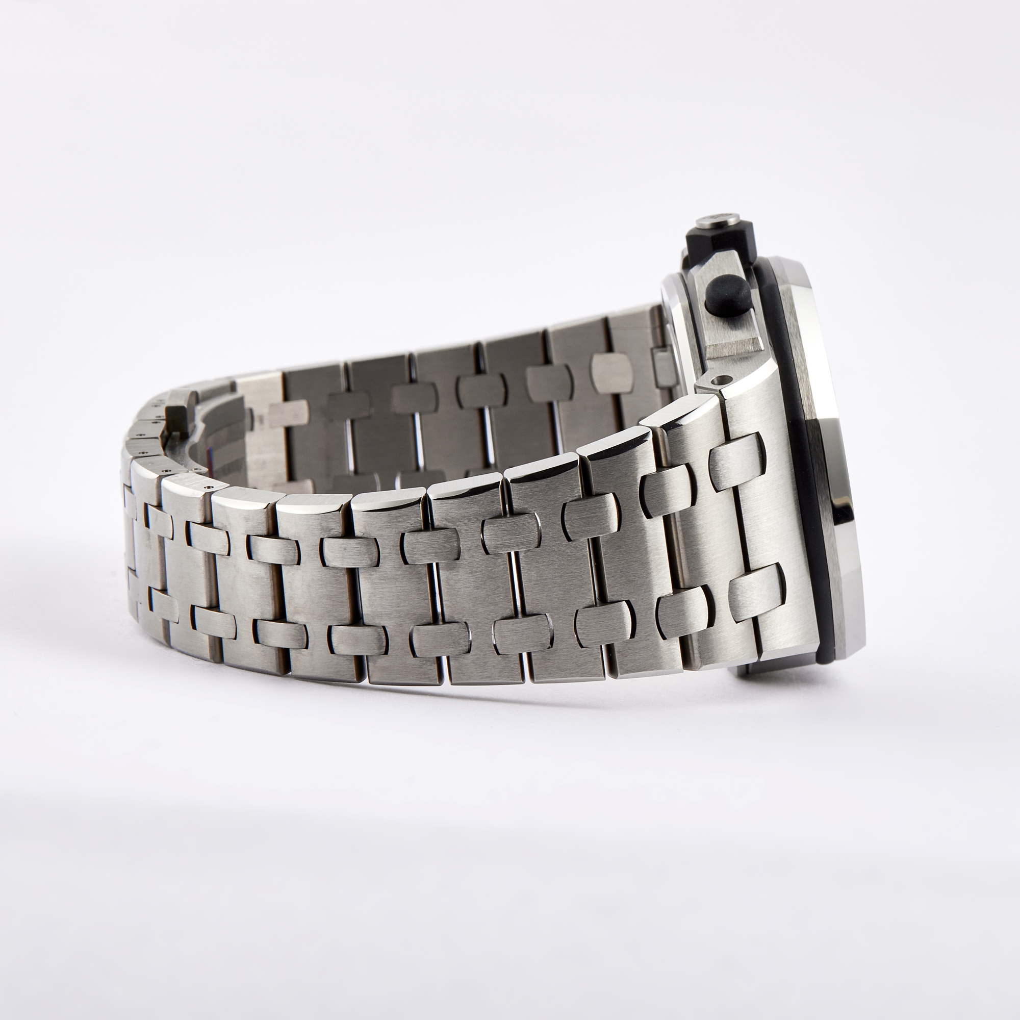 Royal Oak Offshore Titanium Grey Dial 42mm Product Image 9