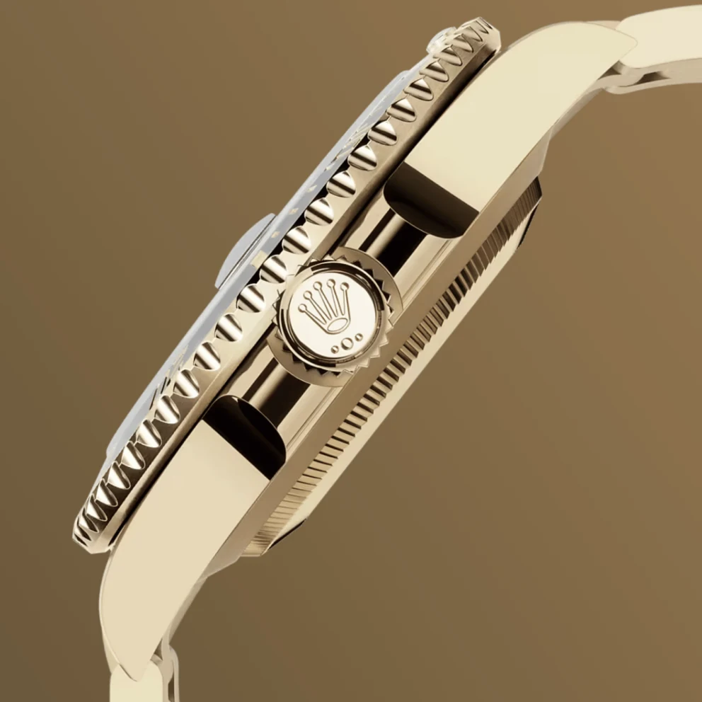 Submariner Date Yellow Gold Black Dial 41mm Product Image 4