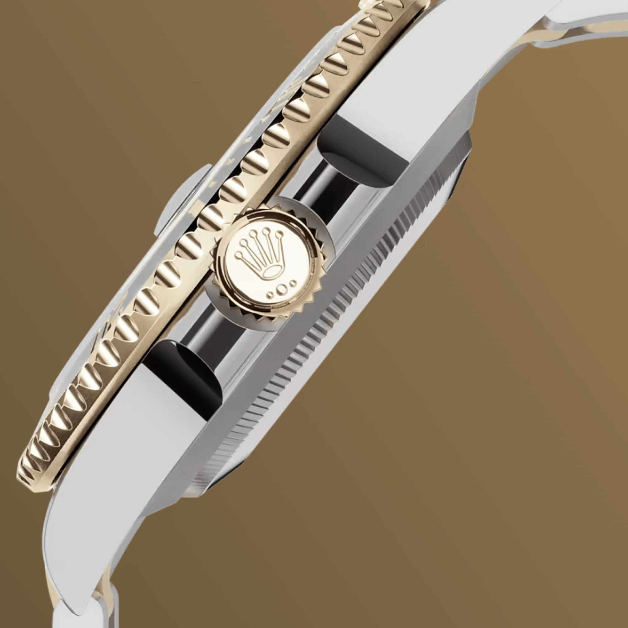 Submariner Date Yellow Gold & Steel Black Dial 41mm Product Image 4