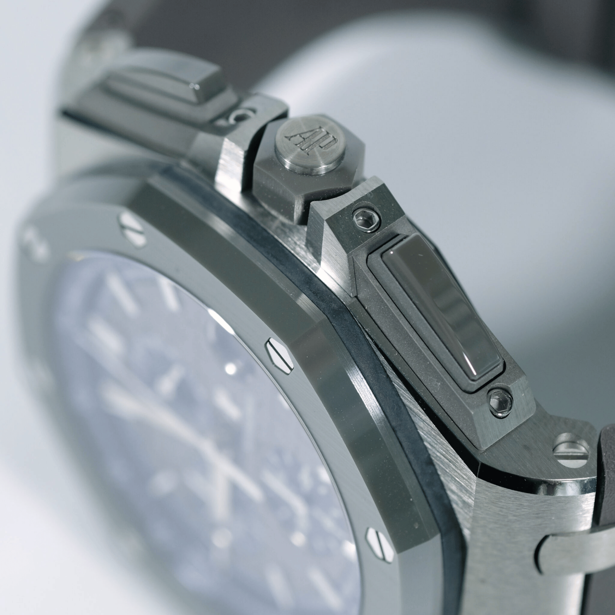 Royal Oak Offshore Titanium Grey Dial 44mm Product Image 2