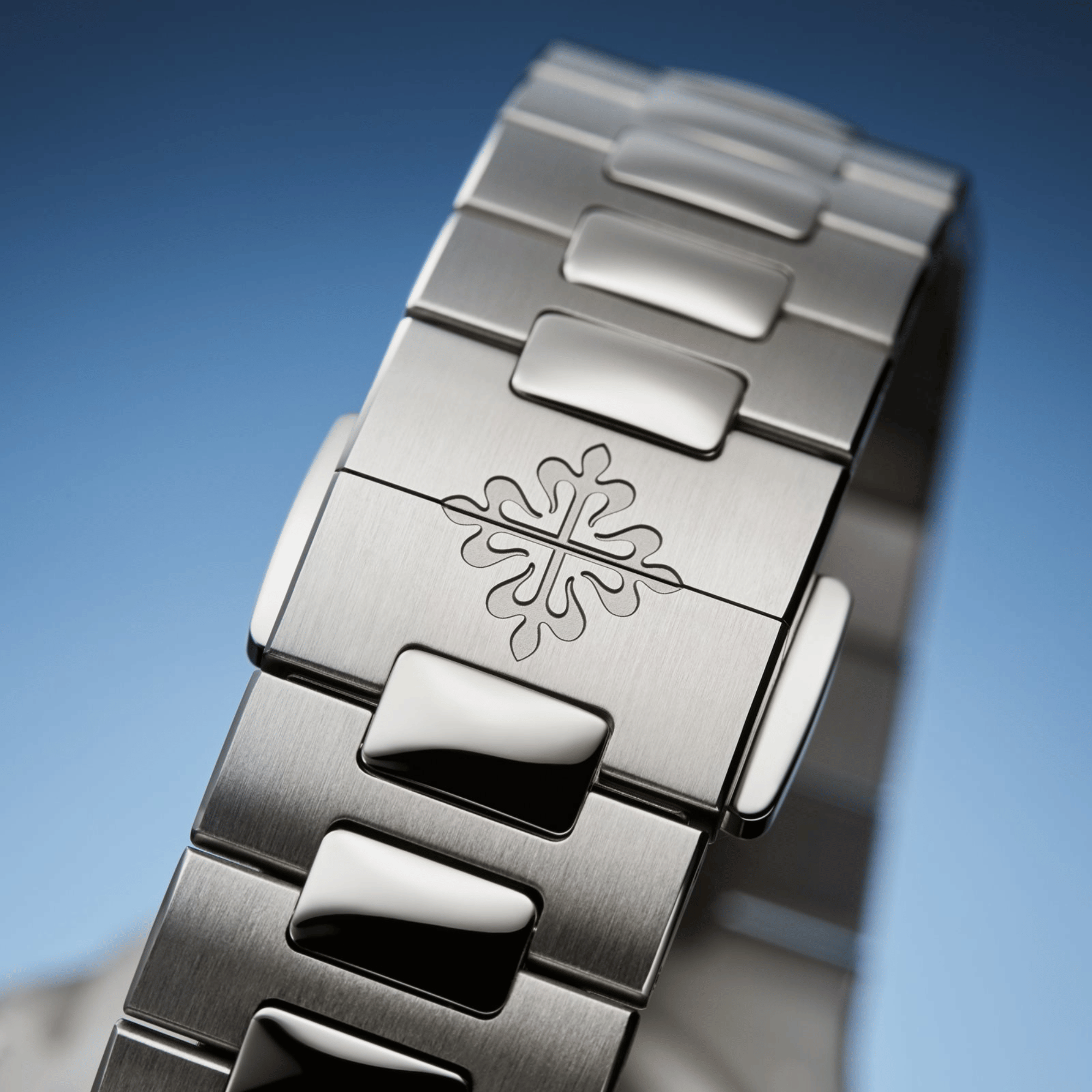Nautilus White Gold Blue Dial 41mm Product Image 9