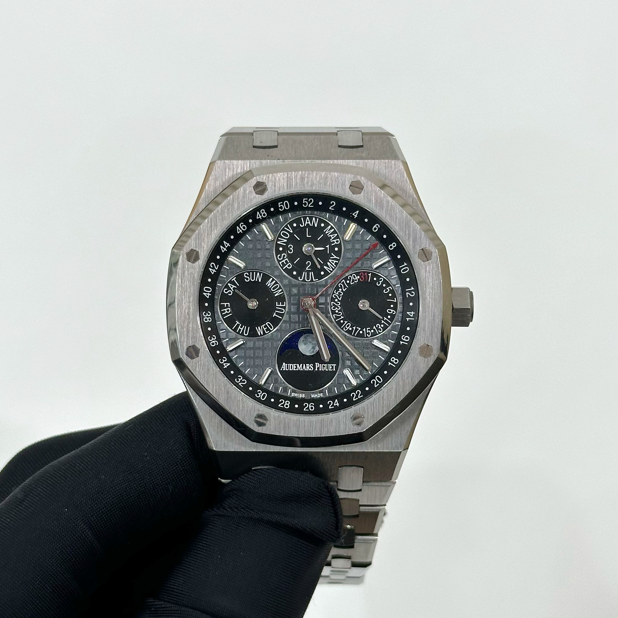 Royal Oak Perpetual Calendar "China Limited Edition" 41mm Product Image 1