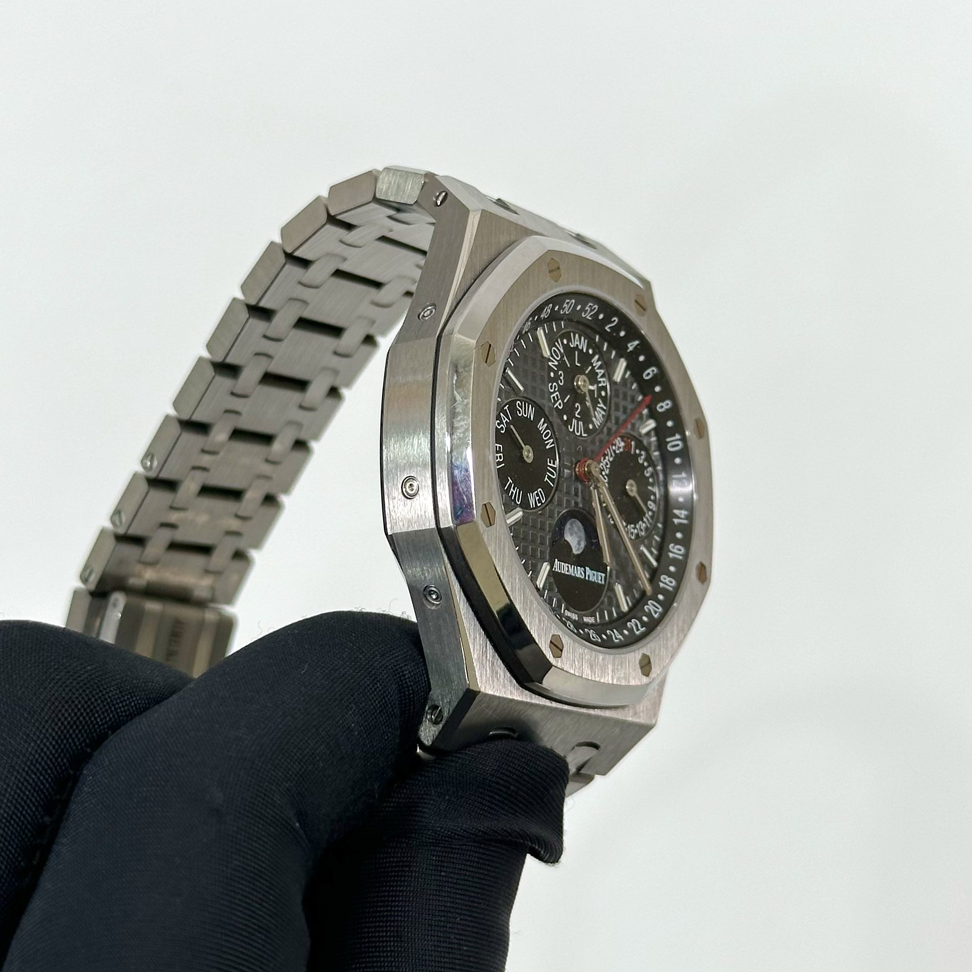 Royal Oak Perpetual Calendar "China Limited Edition" 41mm Product Image 4