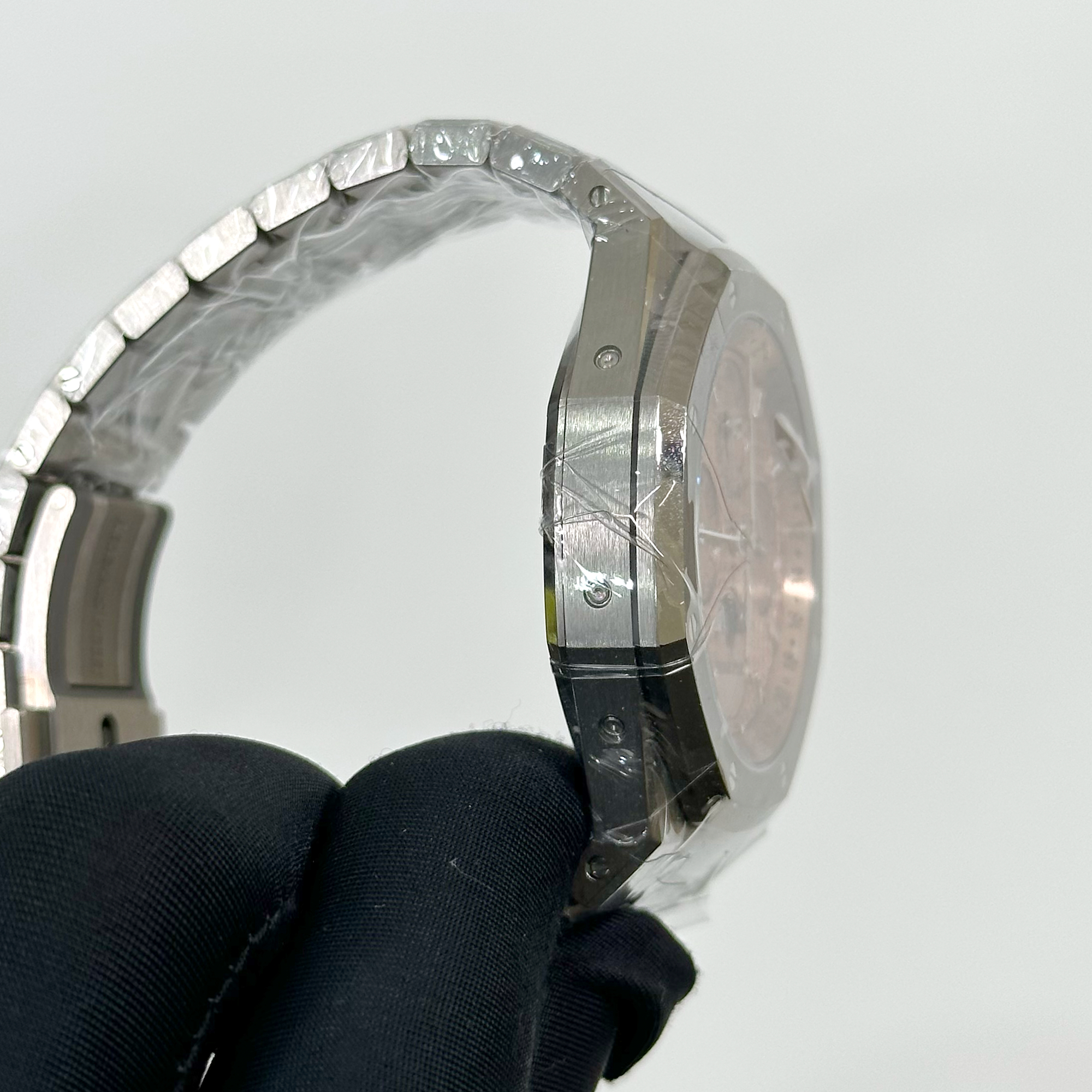Royal Oak Perpetual Calendar Titanium Salmon Dial 41mm Product Image 4